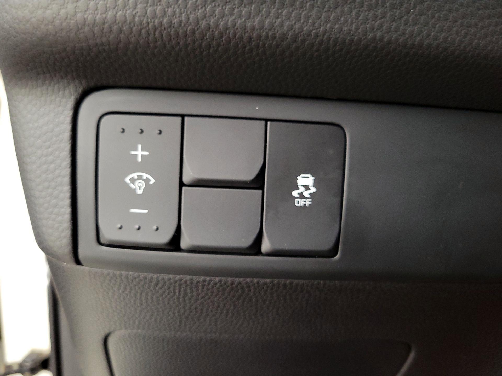 Thumbnail: 2016 Kia Soul - 13