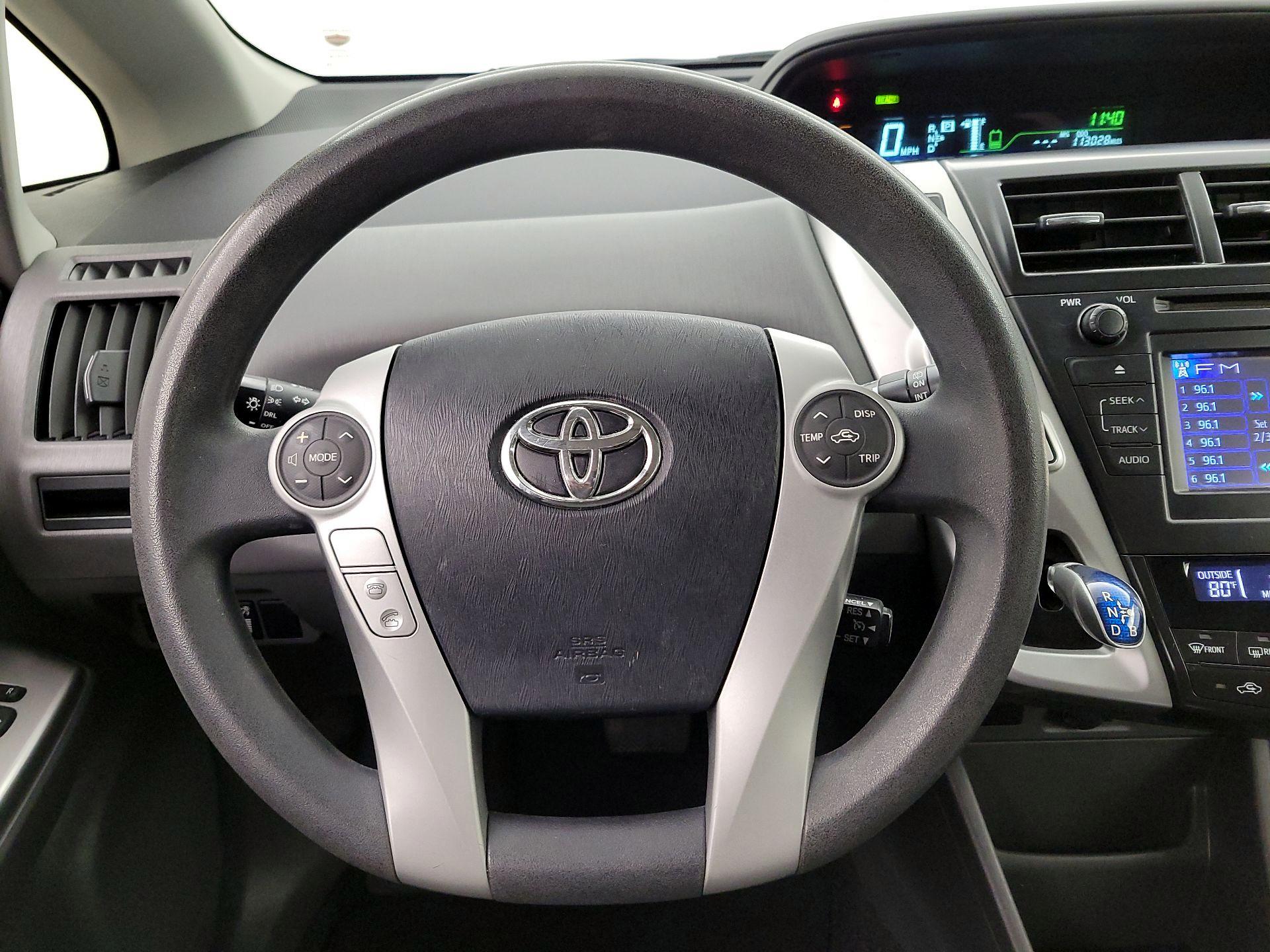 Thumbnail: 2014 Toyota Prius v - 10
