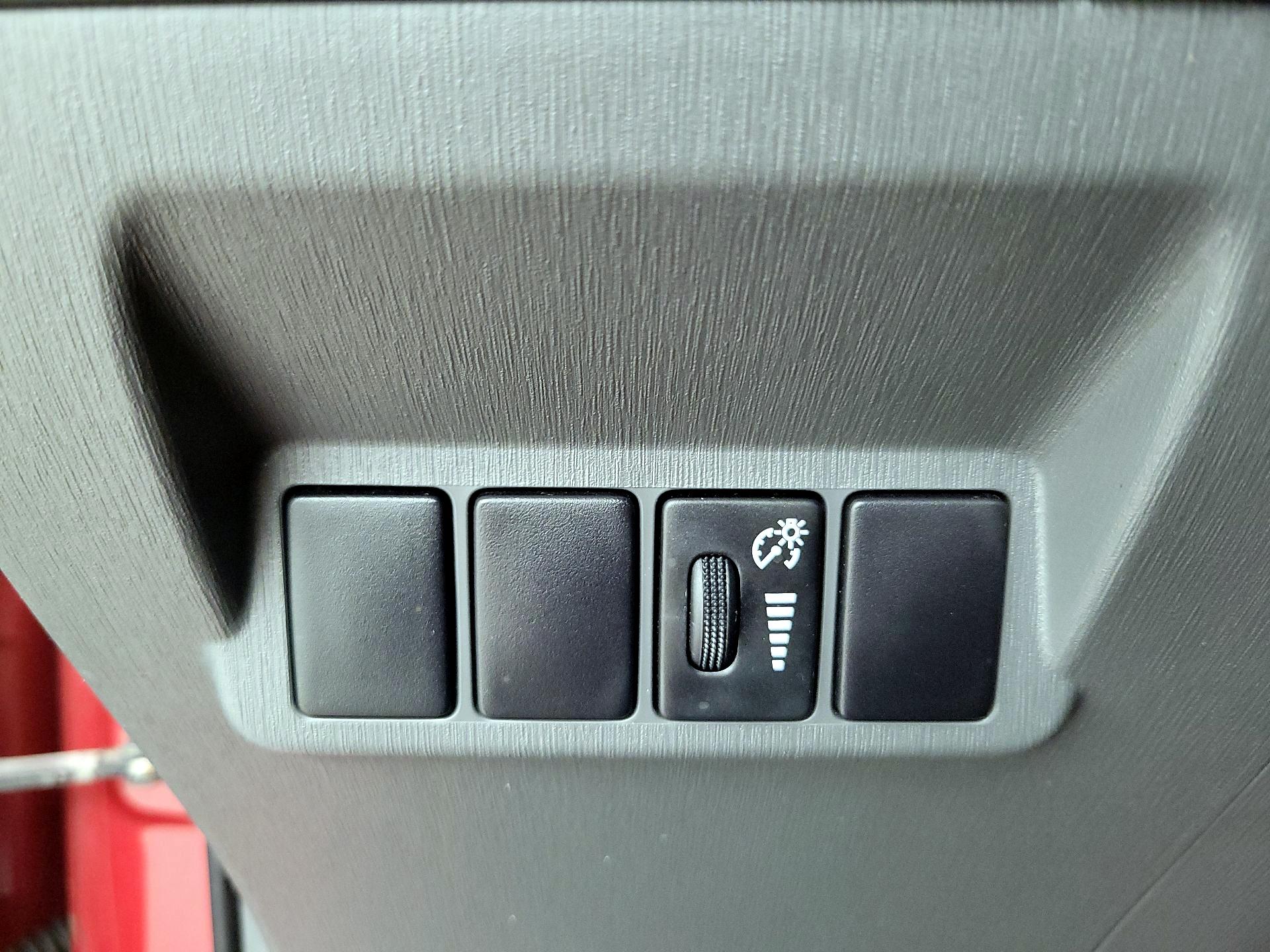 Thumbnail: 2014 Toyota Prius v - 13