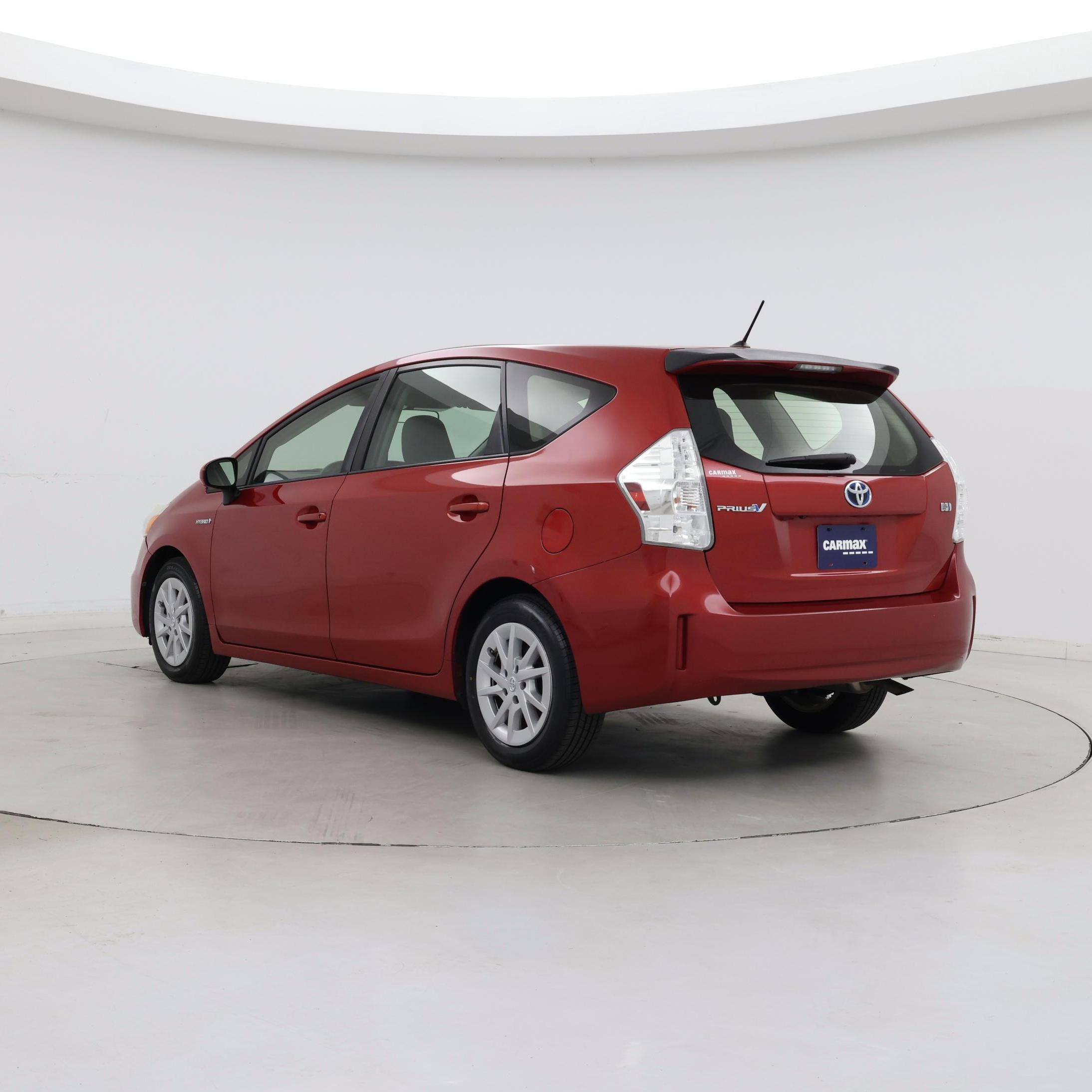 Thumbnail: 2014 Toyota Prius v - 2