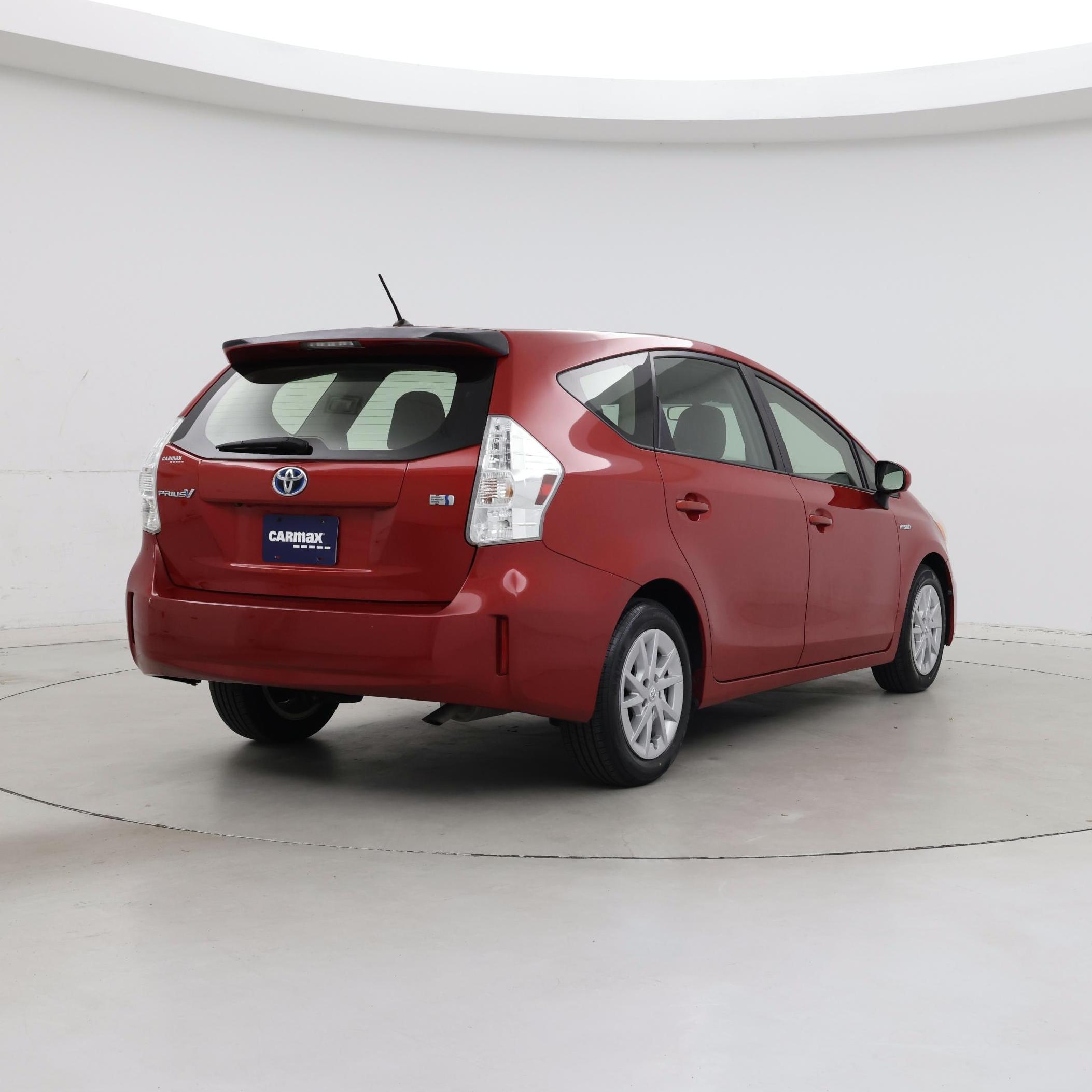 Thumbnail: 2014 Toyota Prius v - 8