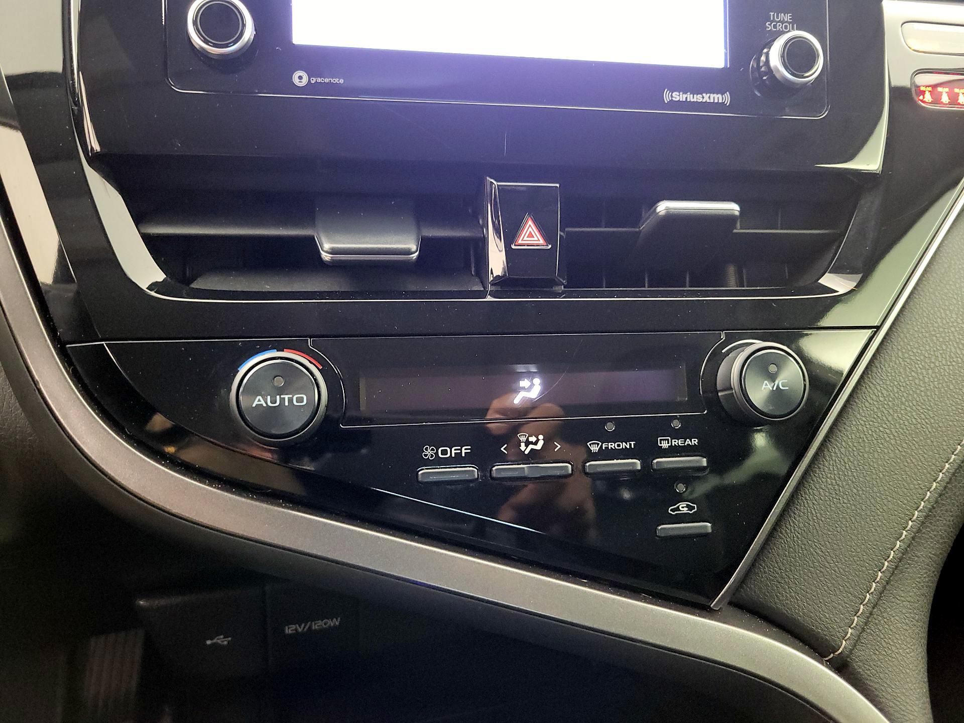 Thumbnail: 2021 Toyota Camry - 16