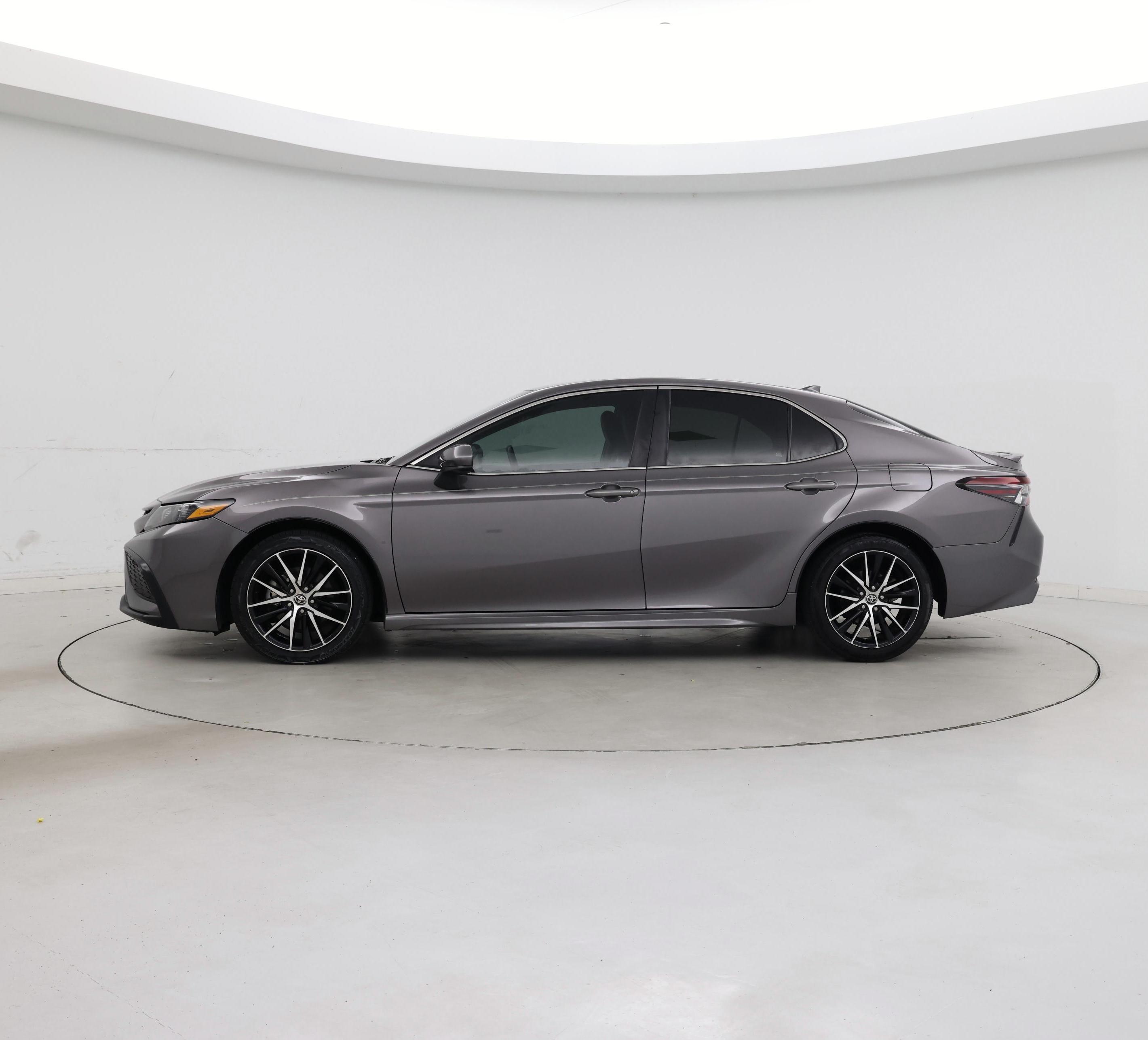 Thumbnail: 2021 Toyota Camry - 3