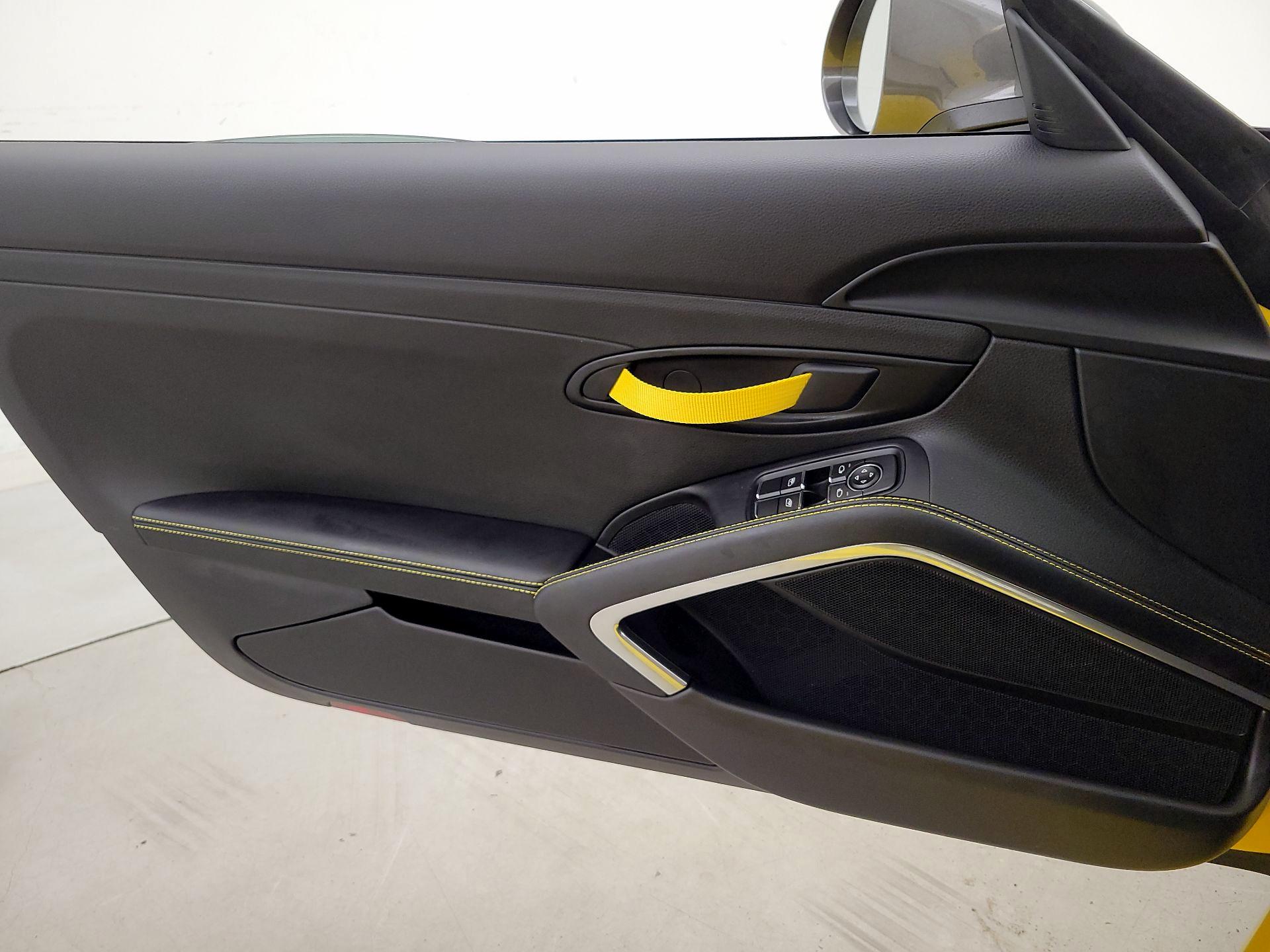 Thumbnail: 2021 Porsche 718 Cayman - 12