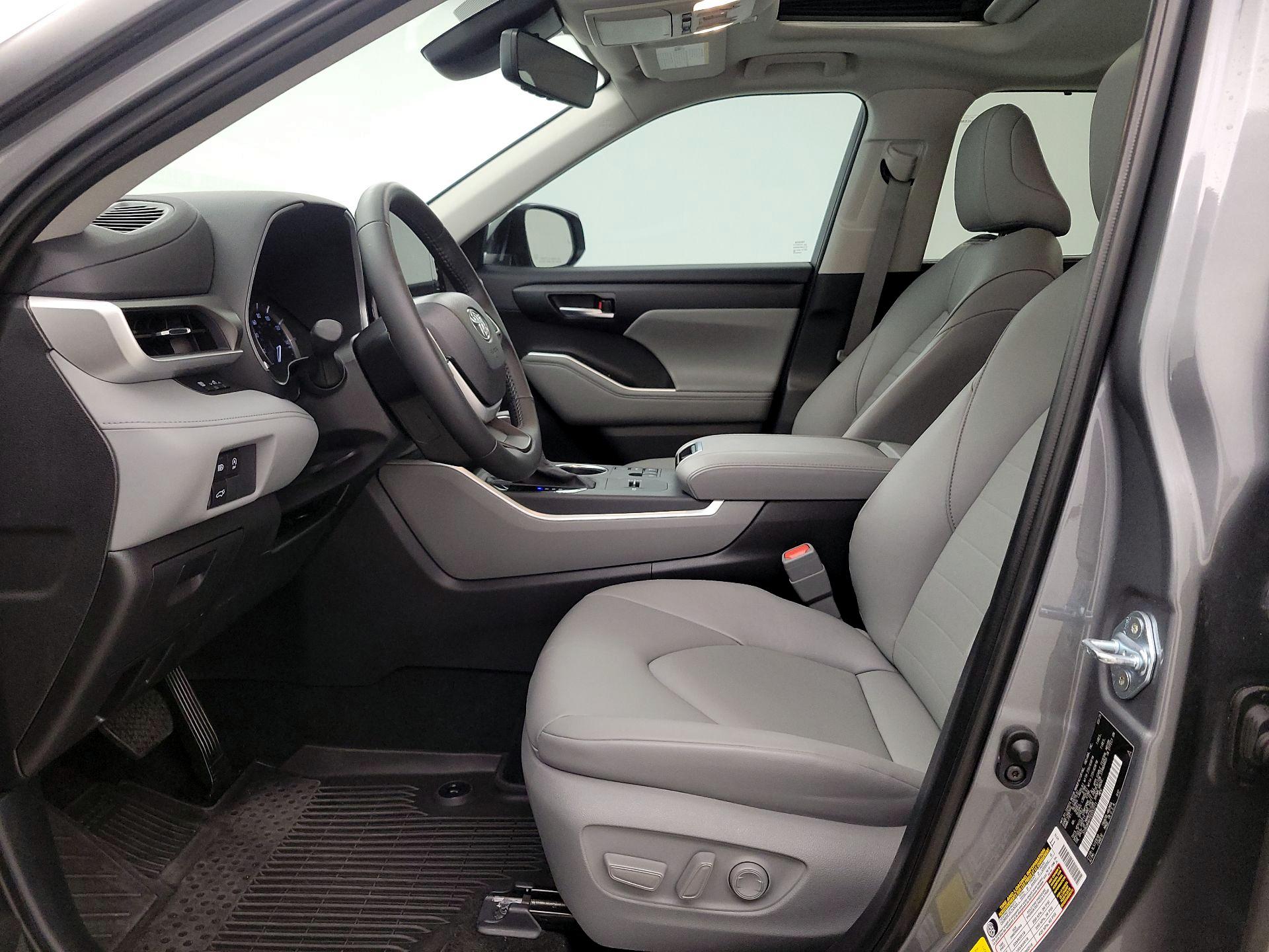Thumbnail: 2025 Toyota Highlander - 11