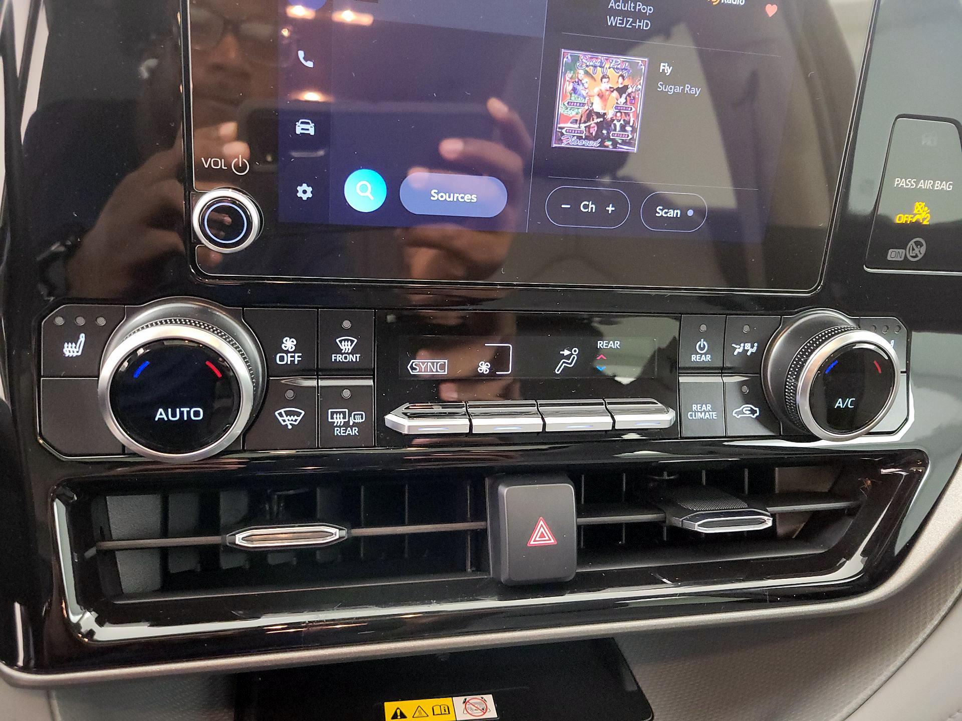 Thumbnail: 2025 Toyota Highlander - 16