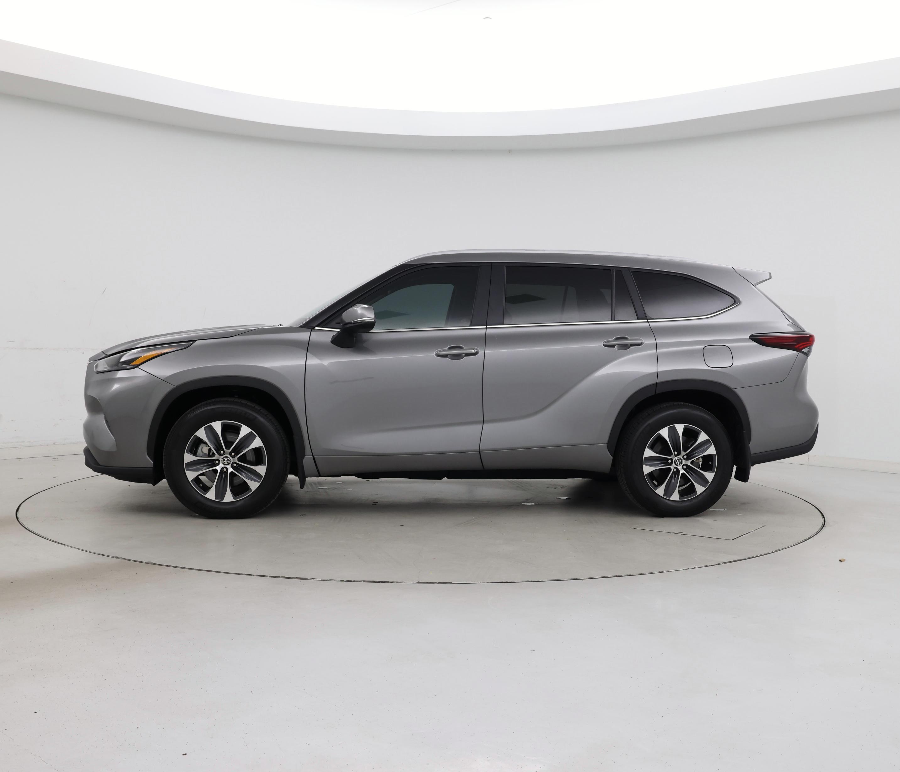 Thumbnail: 2025 Toyota Highlander - 3