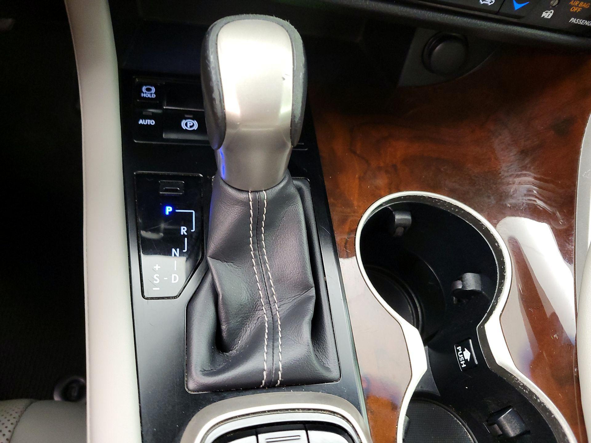 Thumbnail: 2019 Lexus RX - 17