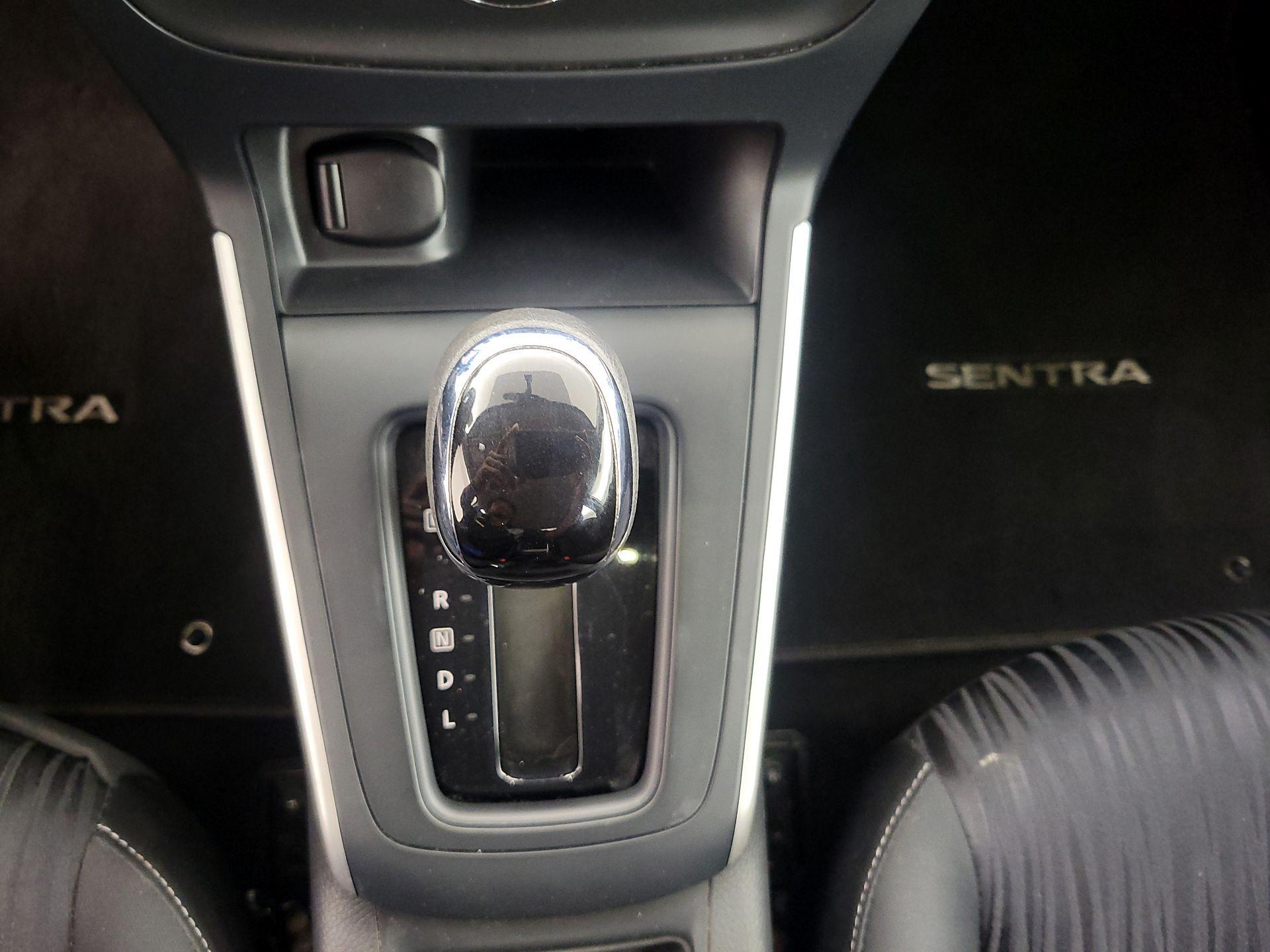 Thumbnail: 2018 Nissan Sentra - 17