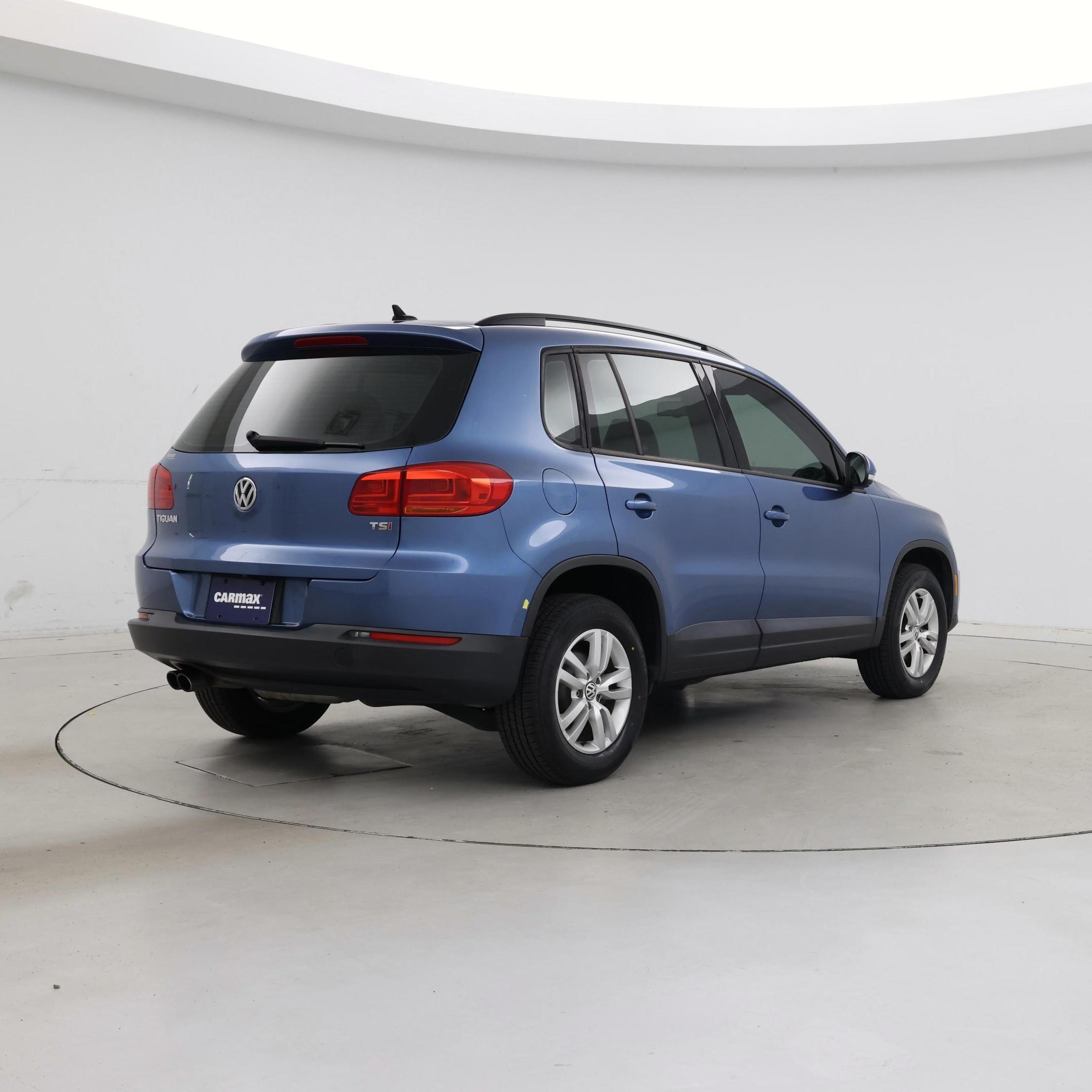 Thumbnail: 2017 Volkswagen Tiguan - 8