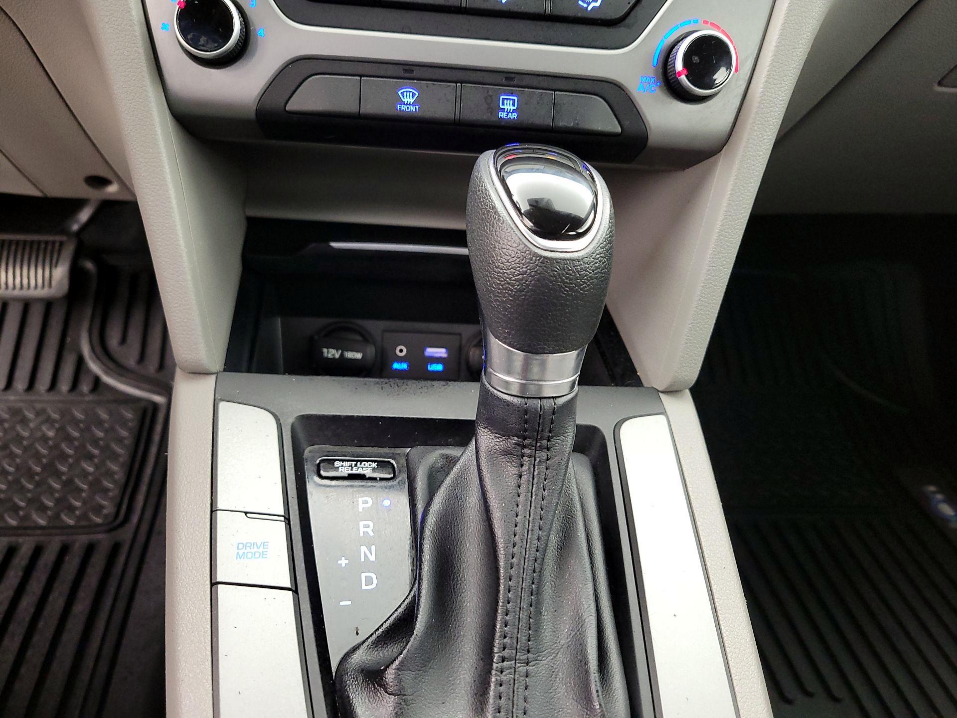 Thumbnail: 2018 Hyundai Elantra - 17