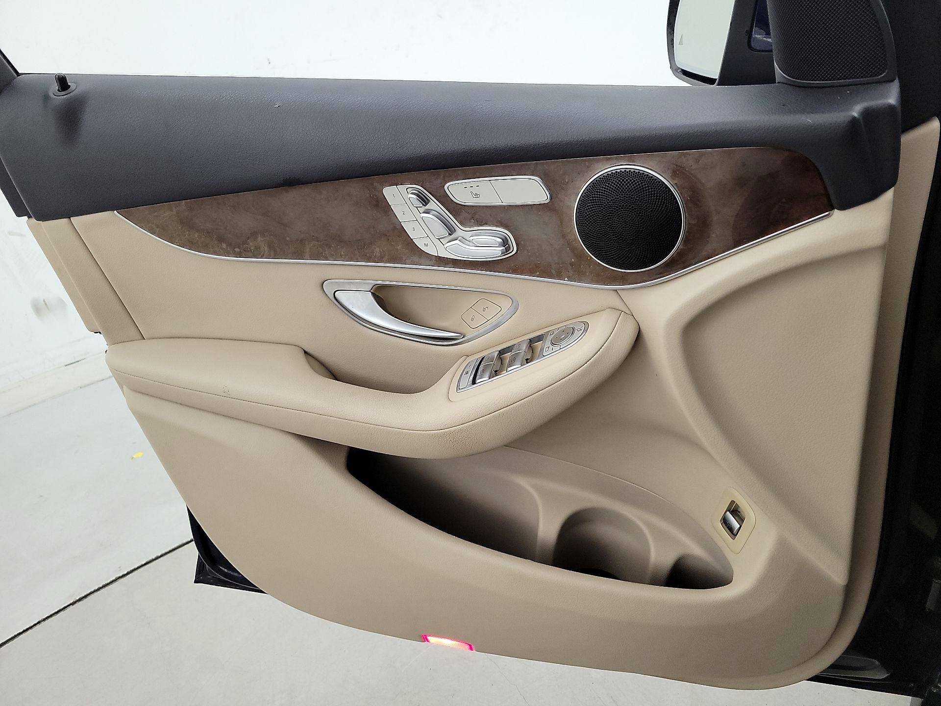 Thumbnail: 2018 Mercedes-Benz GLC - 12