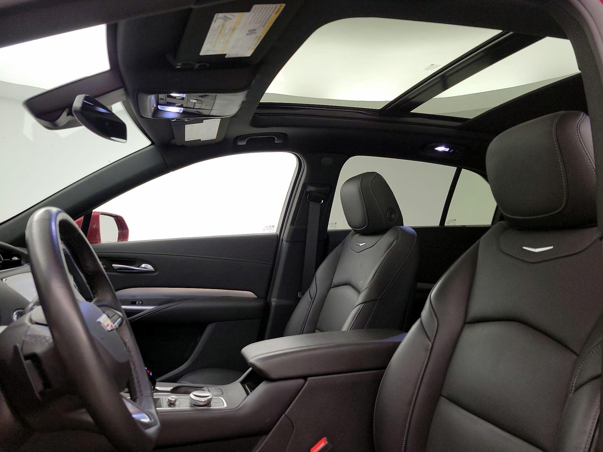 Thumbnail: 2020 Cadillac XT4 - 19