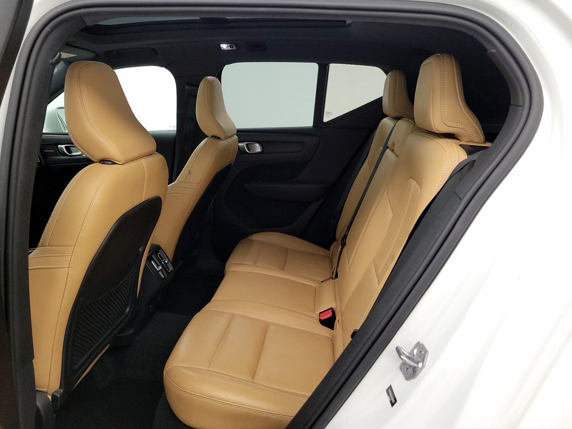 Thumbnail: 2019 Volvo XC40 - 20