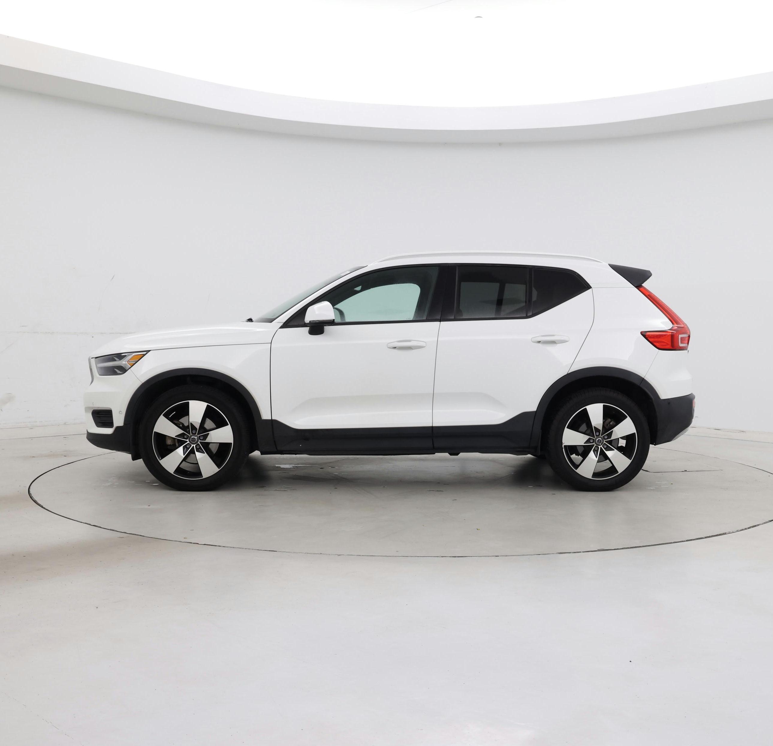 Thumbnail: 2019 Volvo XC40 - 3