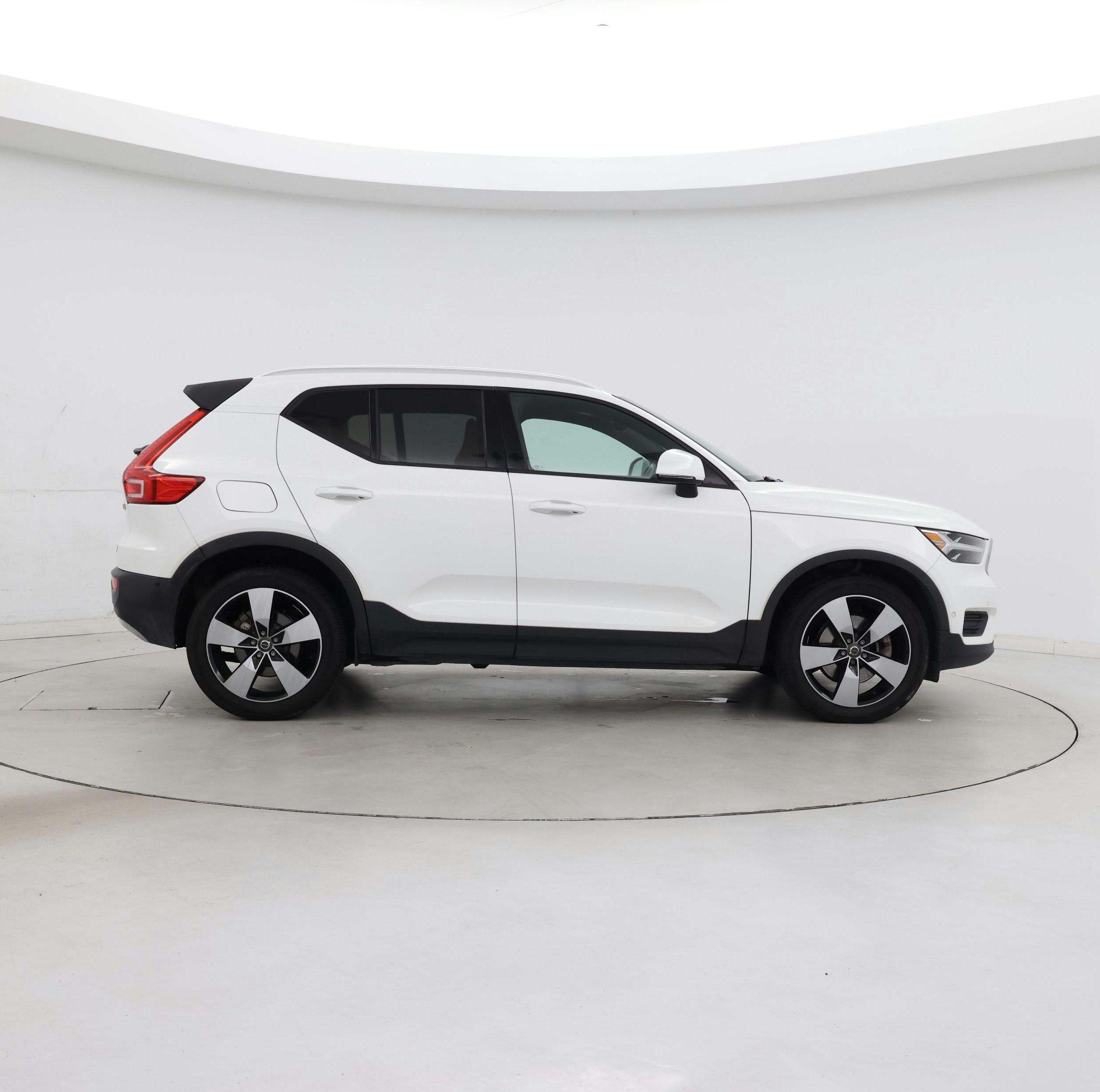 Thumbnail: 2019 Volvo XC40 - 7