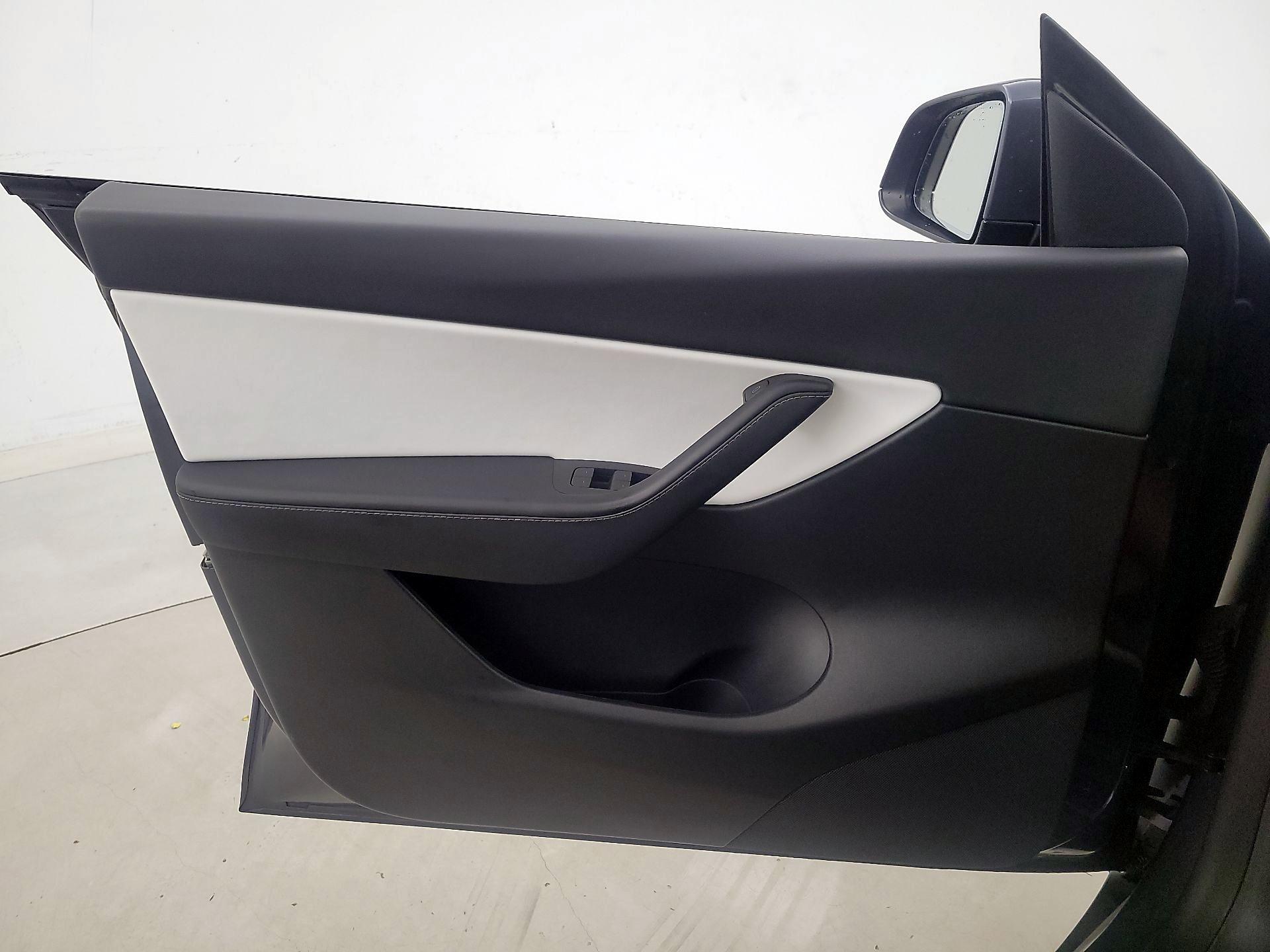 Thumbnail: 2022 Tesla Model Y - 12