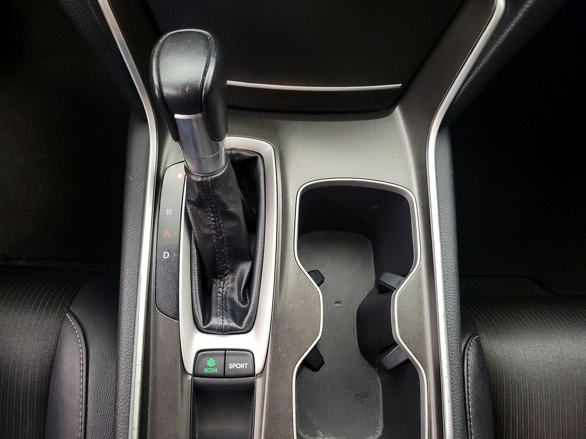 Thumbnail: 2019 Honda Accord - 17