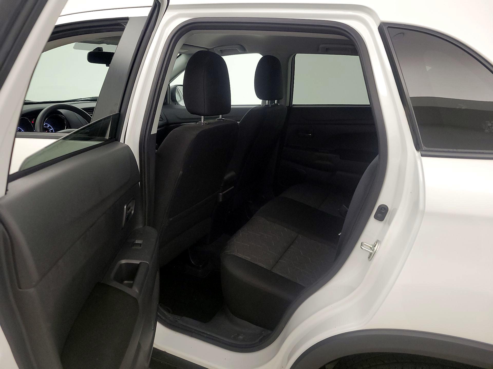 Thumbnail: 2020 Mitsubishi Outlander Sport - 18