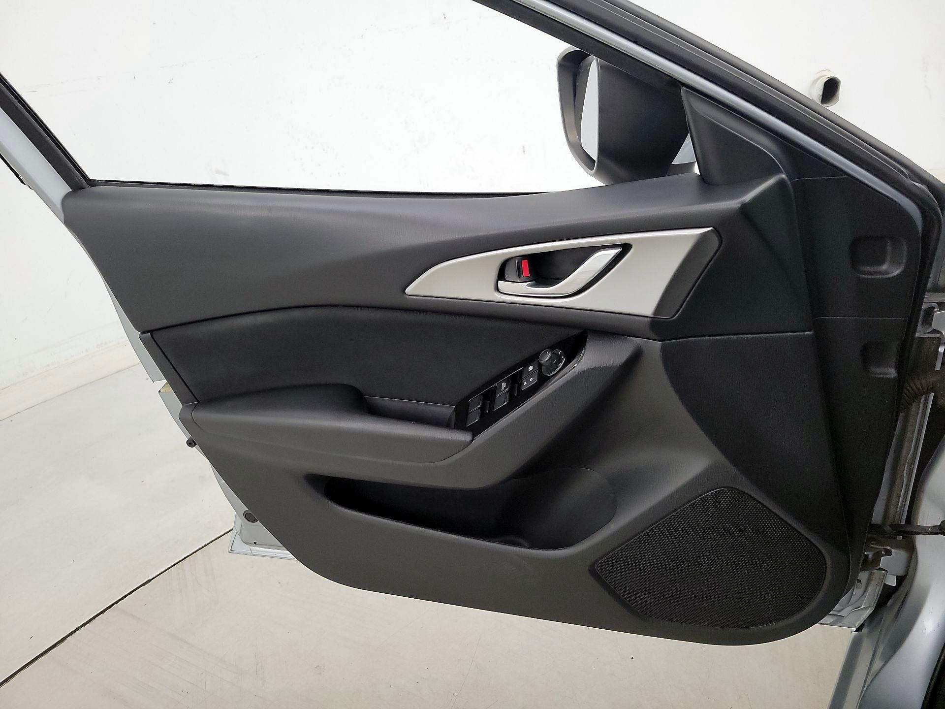 Thumbnail: 2018 Mazda Mazda3 - 12