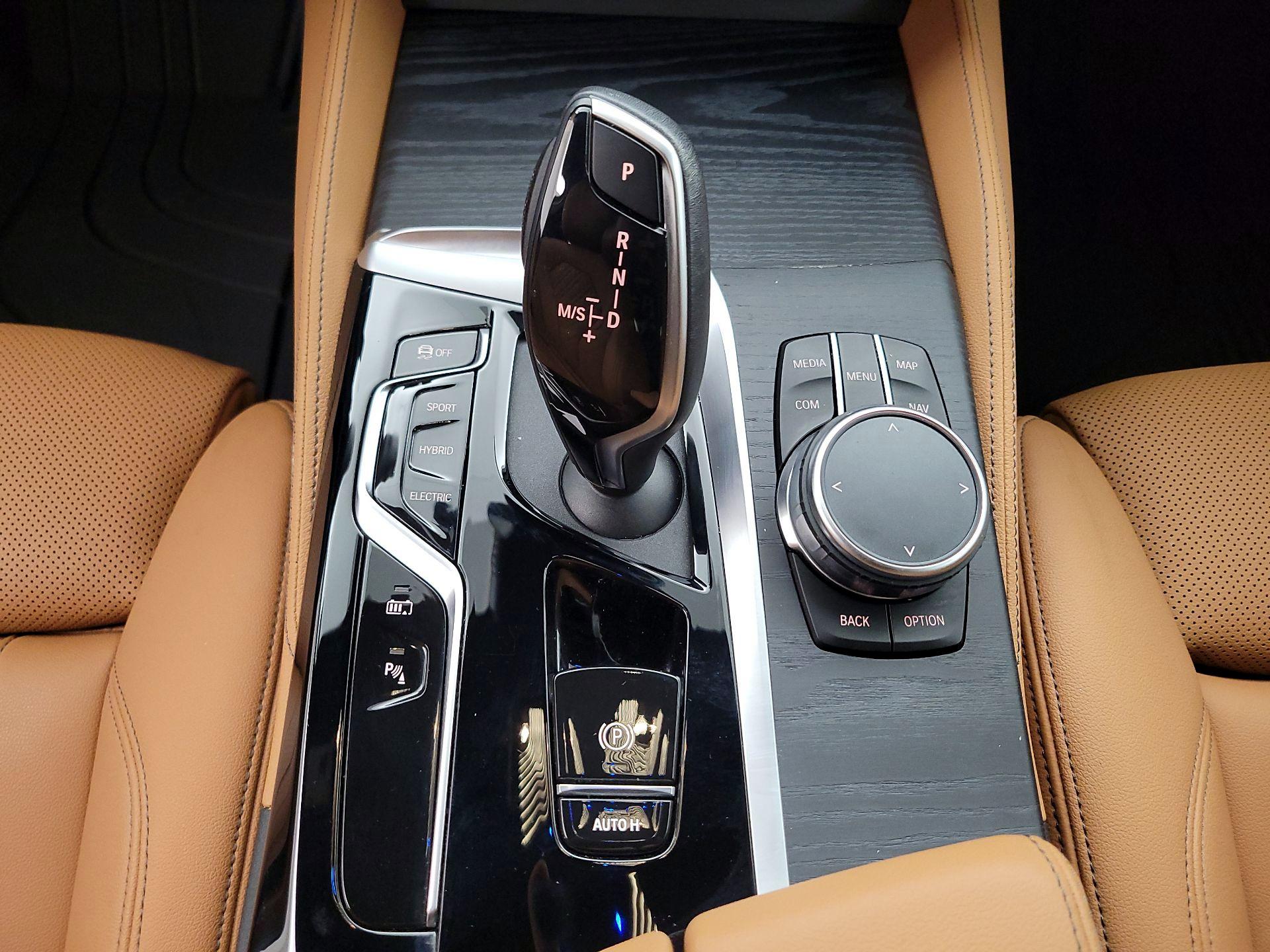Thumbnail: 2023 BMW 5 Series - 18