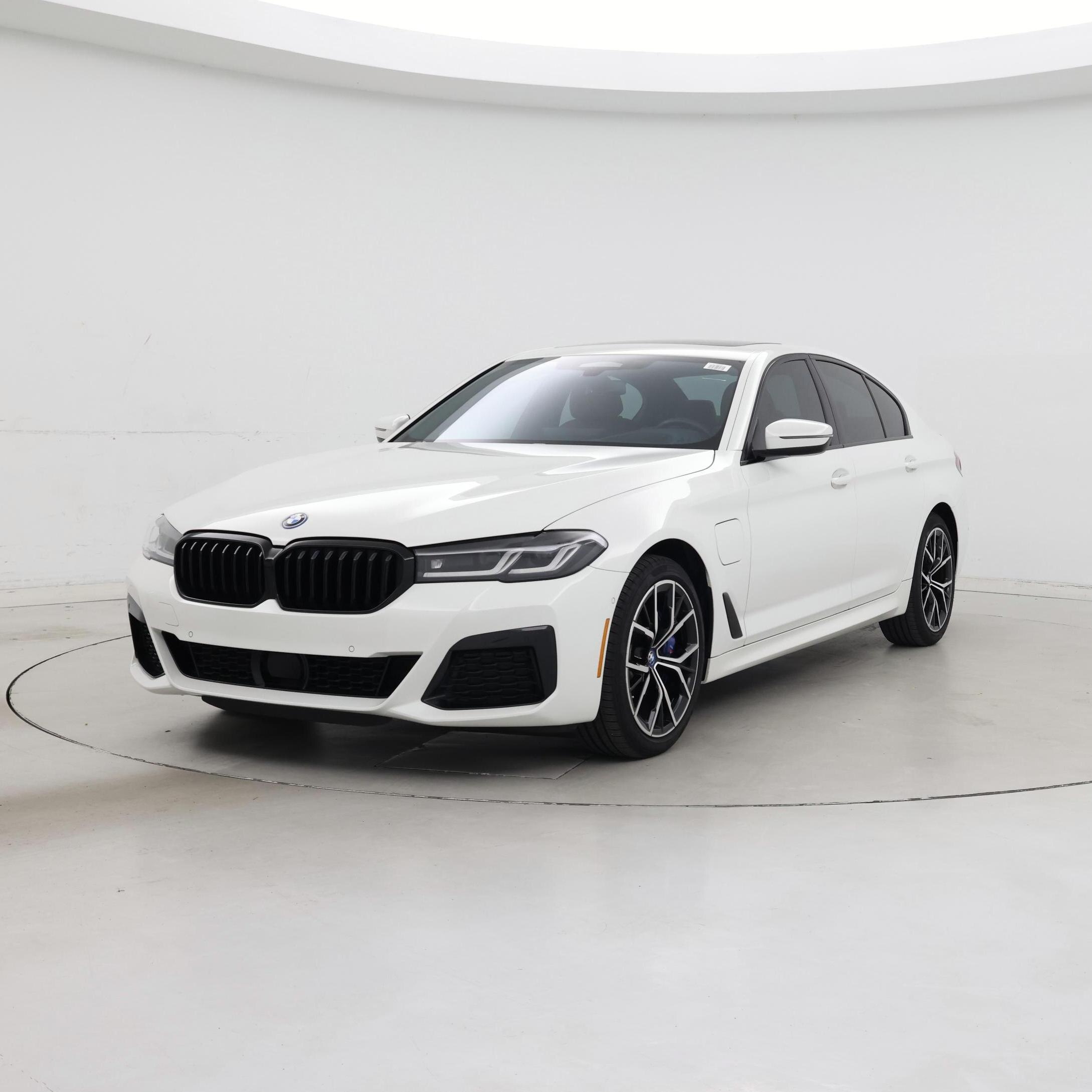 Thumbnail: 2023 BMW 5 Series - 4