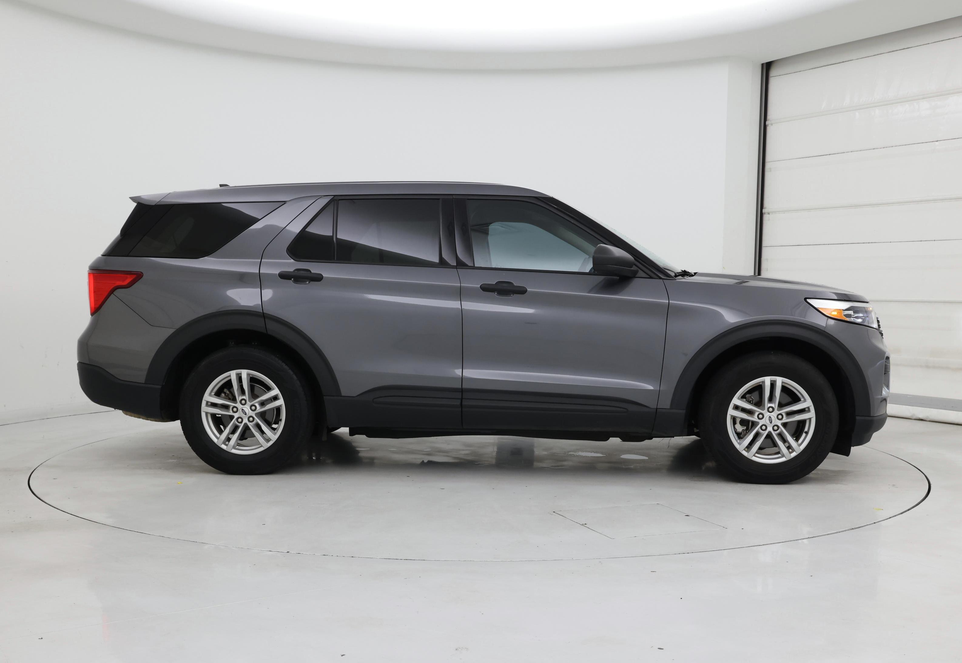 Thumbnail: 2022 Ford Explorer - 7