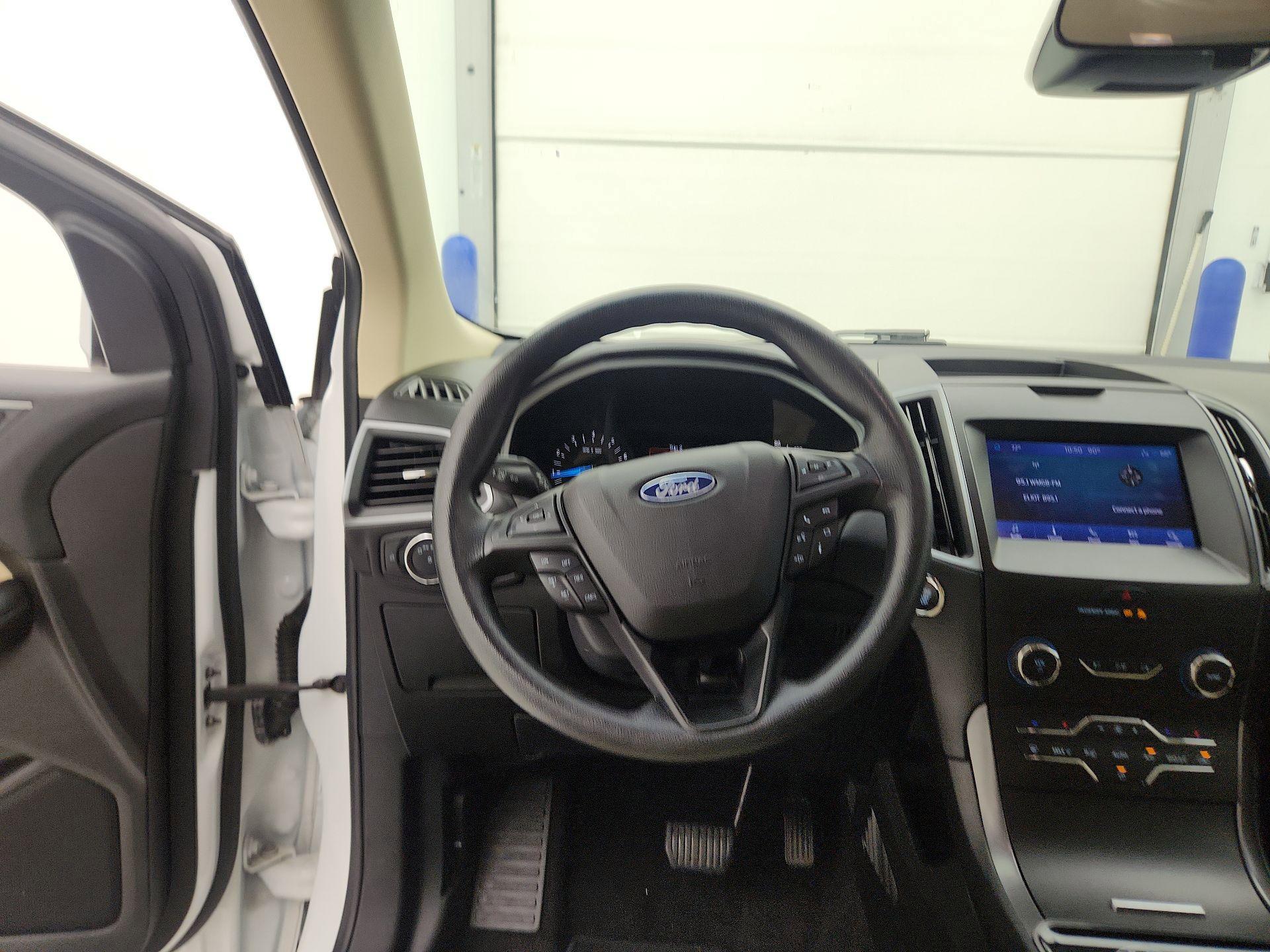 Thumbnail: 2020 Ford Edge - 10