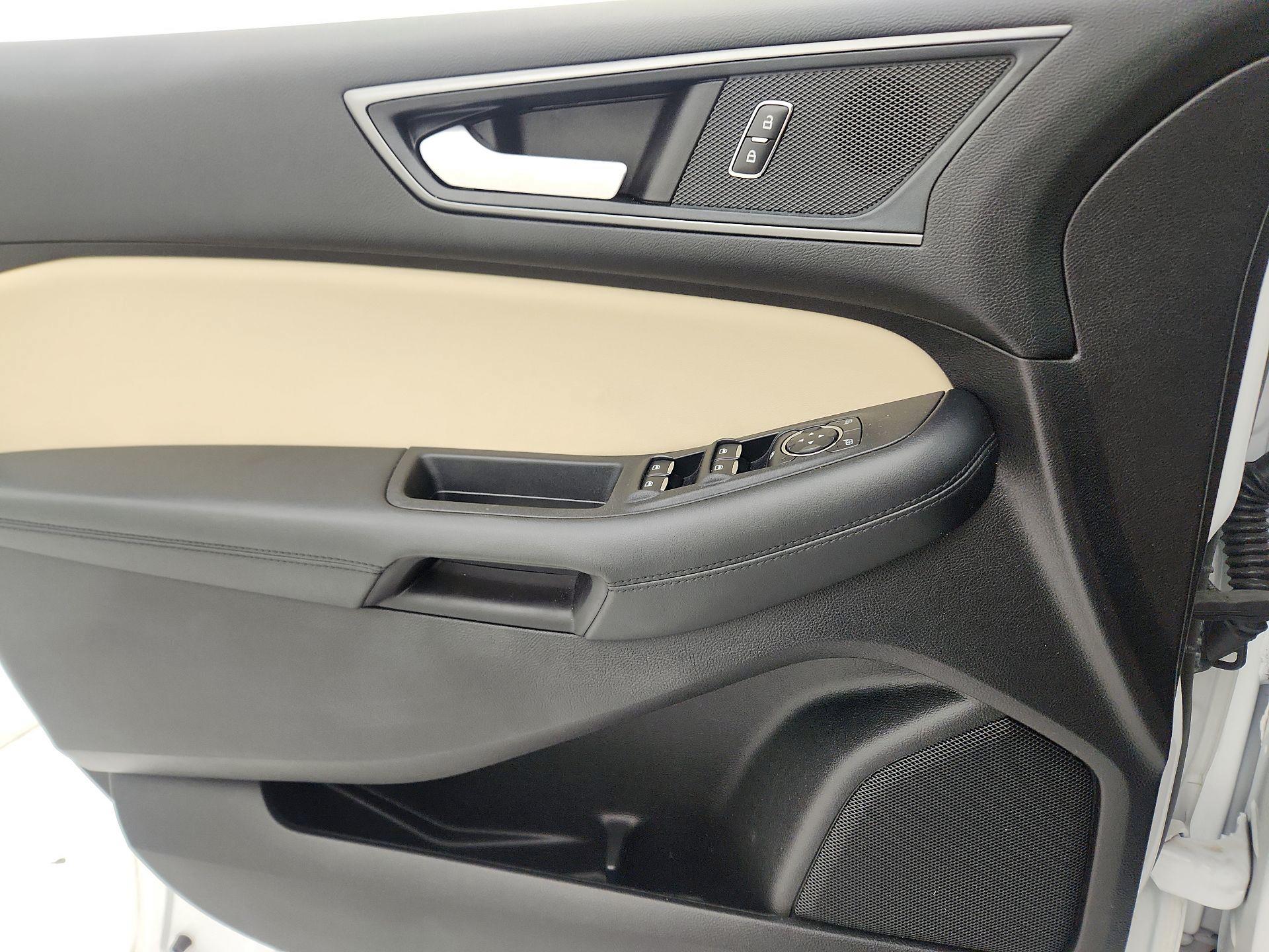 Thumbnail: 2020 Ford Edge - 12