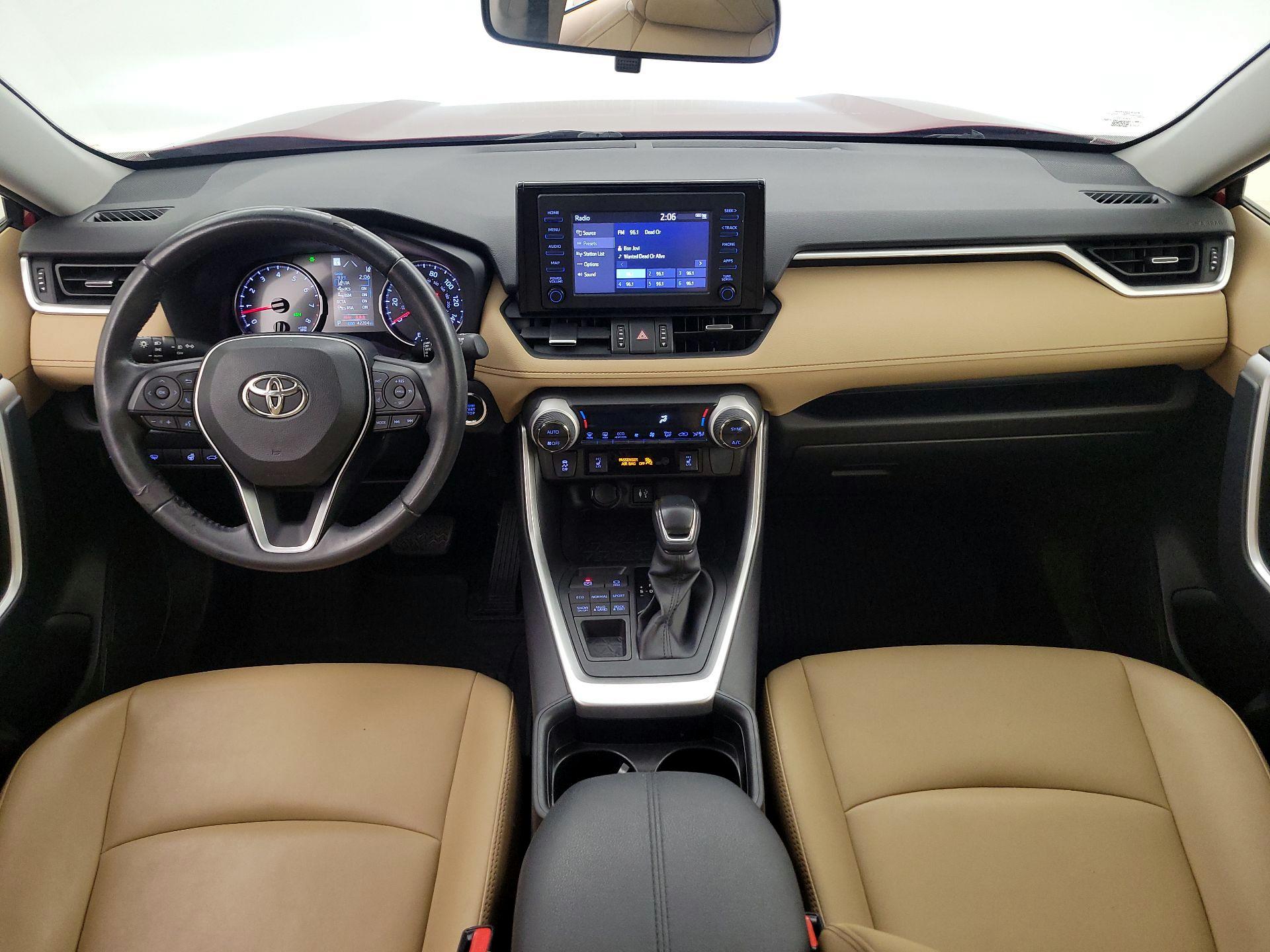 Thumbnail: 2019 Toyota RAV4 - 9