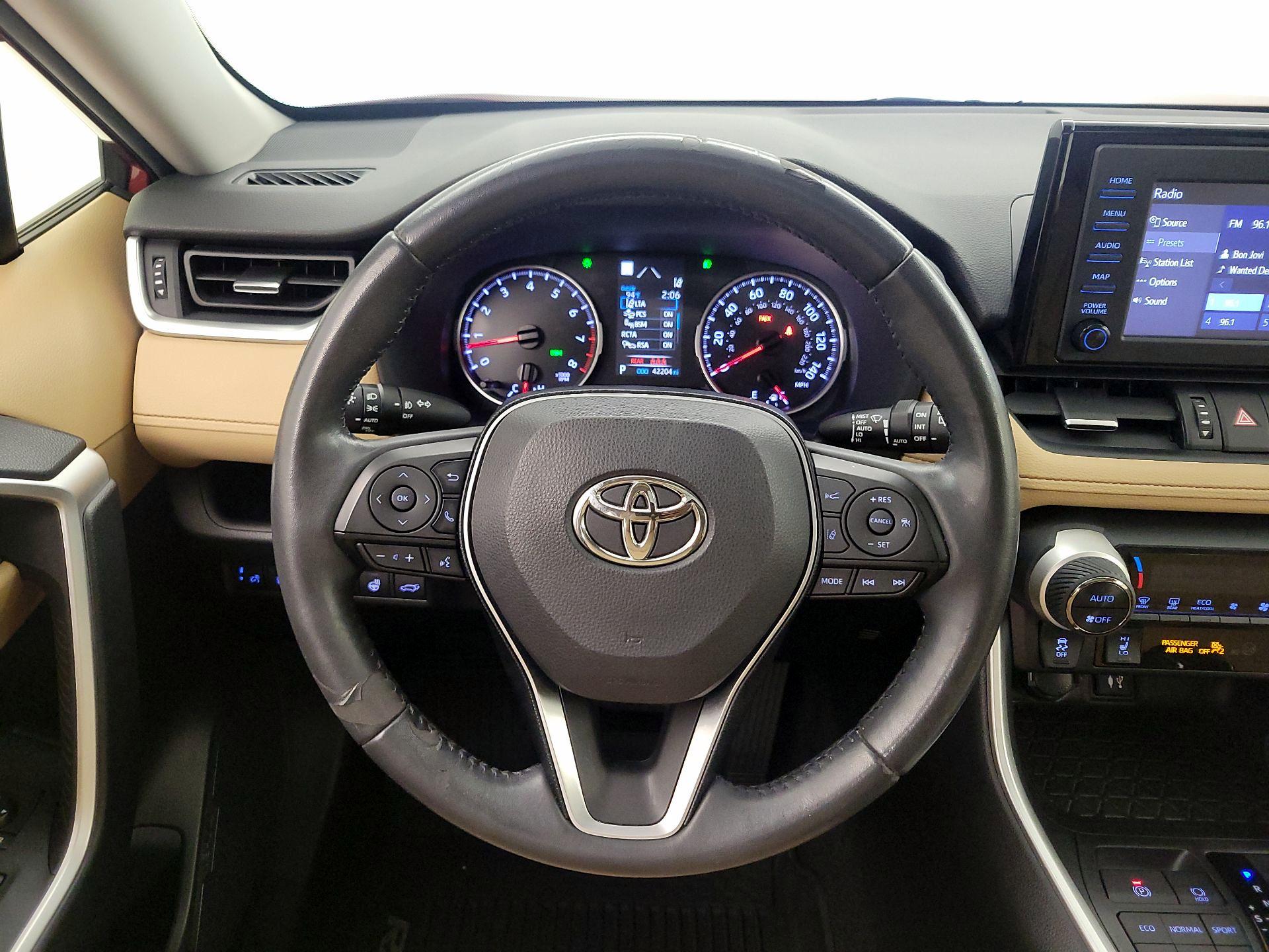 Thumbnail: 2019 Toyota RAV4 - 10