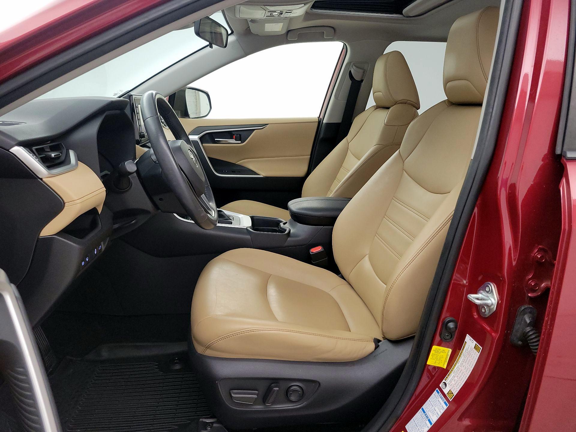 Thumbnail: 2019 Toyota RAV4 - 11