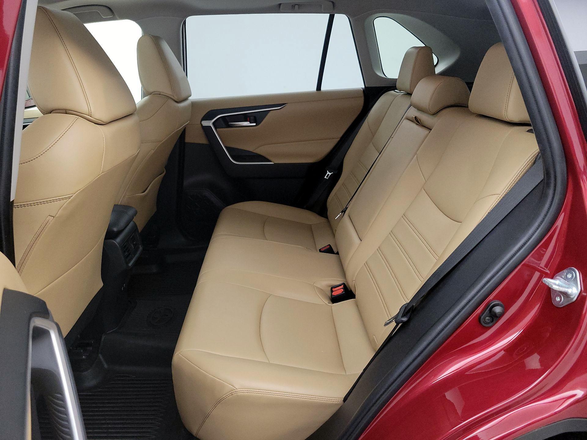 Thumbnail: 2019 Toyota RAV4 - 20