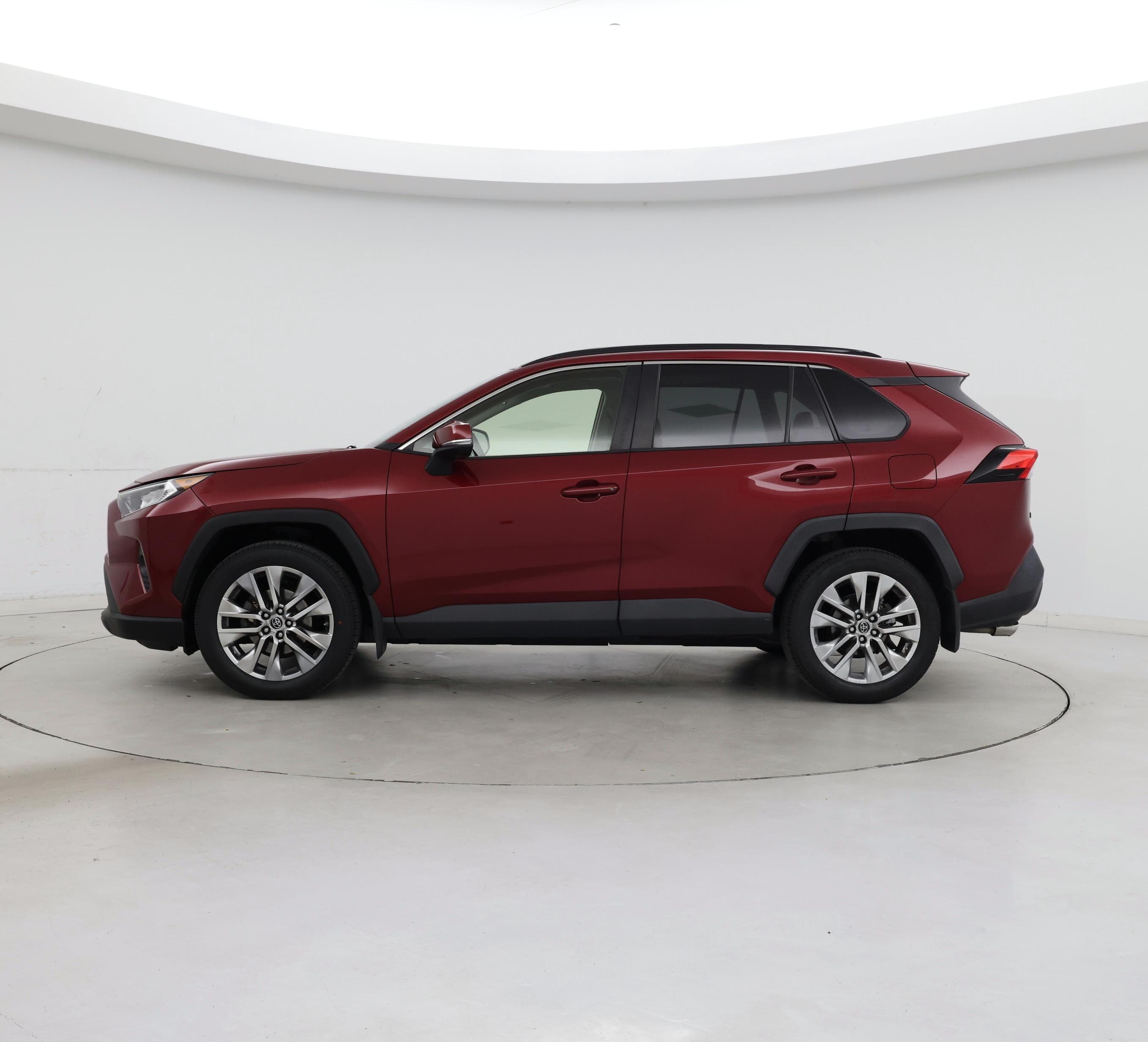 Thumbnail: 2019 Toyota RAV4 - 3