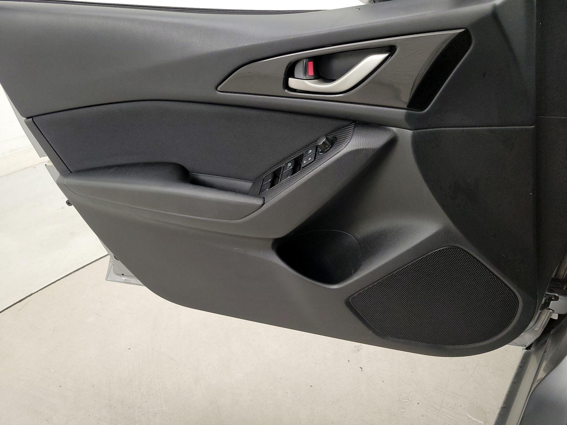 Thumbnail: 2016 Mazda Mazda3 - 12