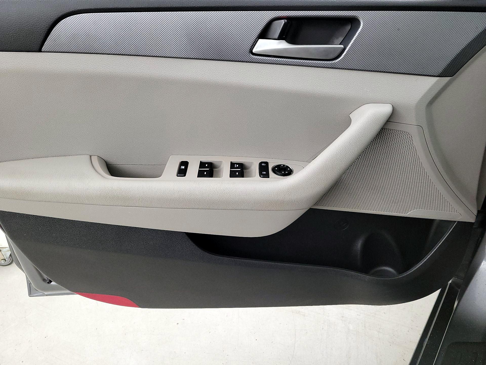 Thumbnail: 2019 Hyundai Sonata - 12