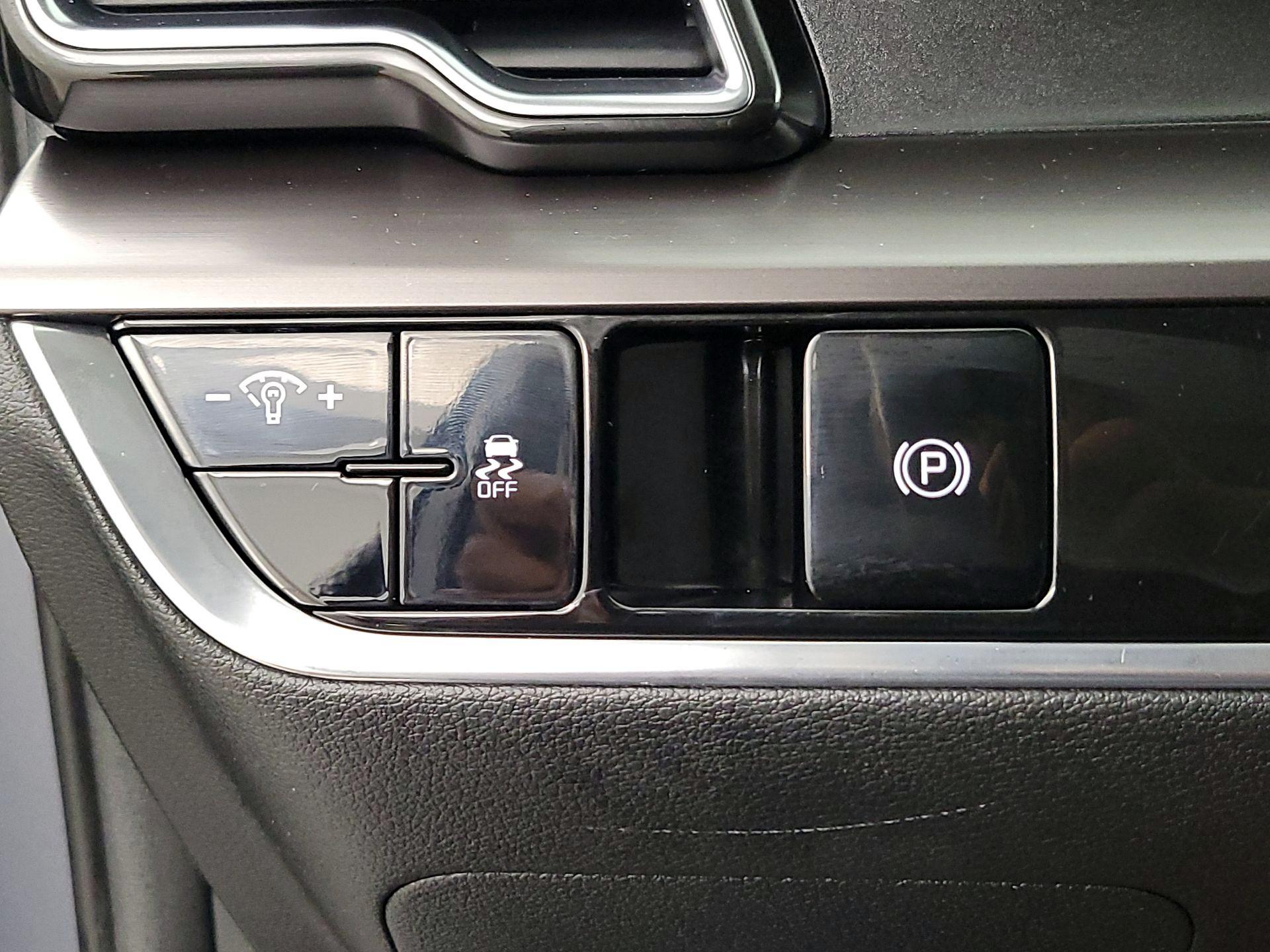Thumbnail: 2023 Kia Sportage - 13