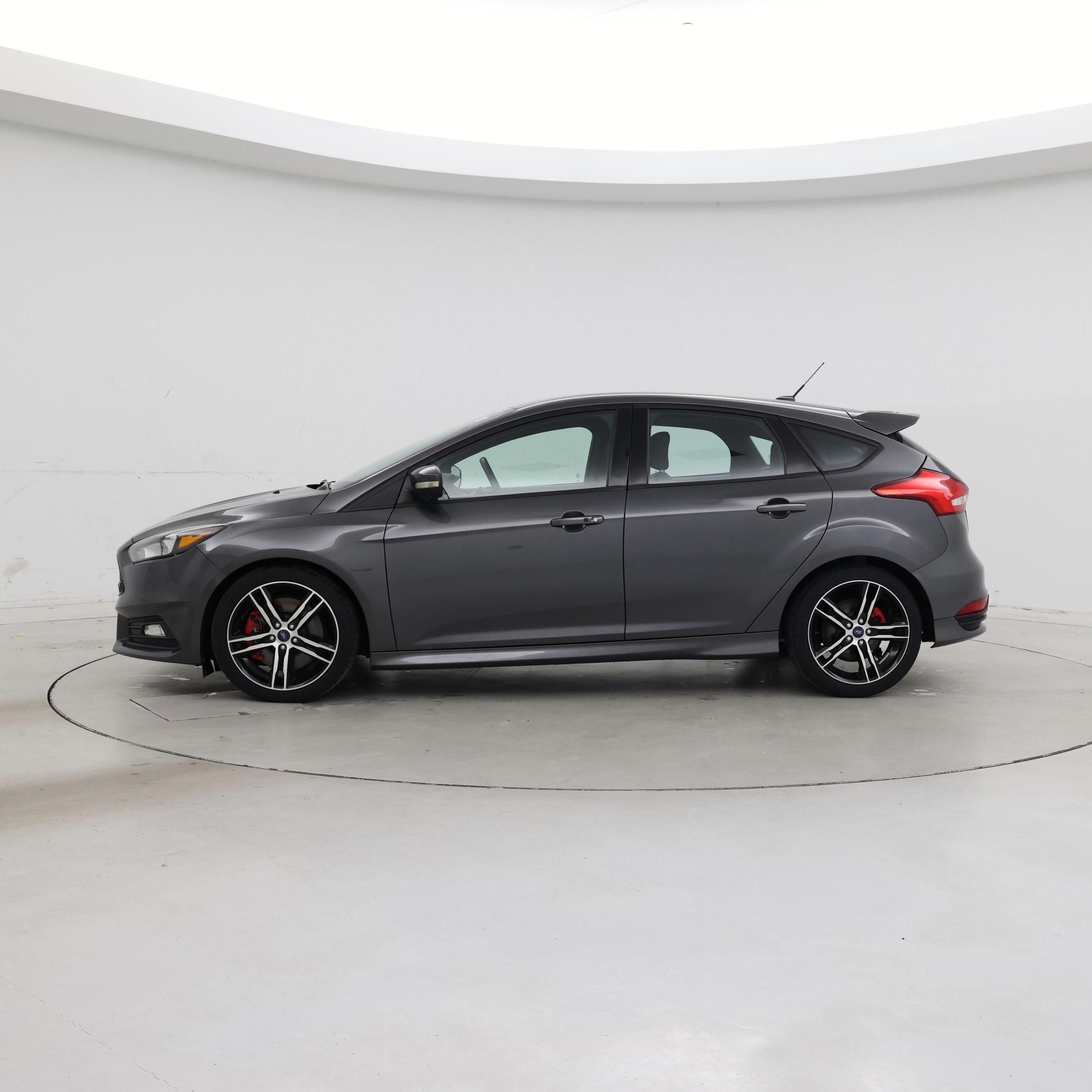 Thumbnail: 2018 Ford Focus - 3