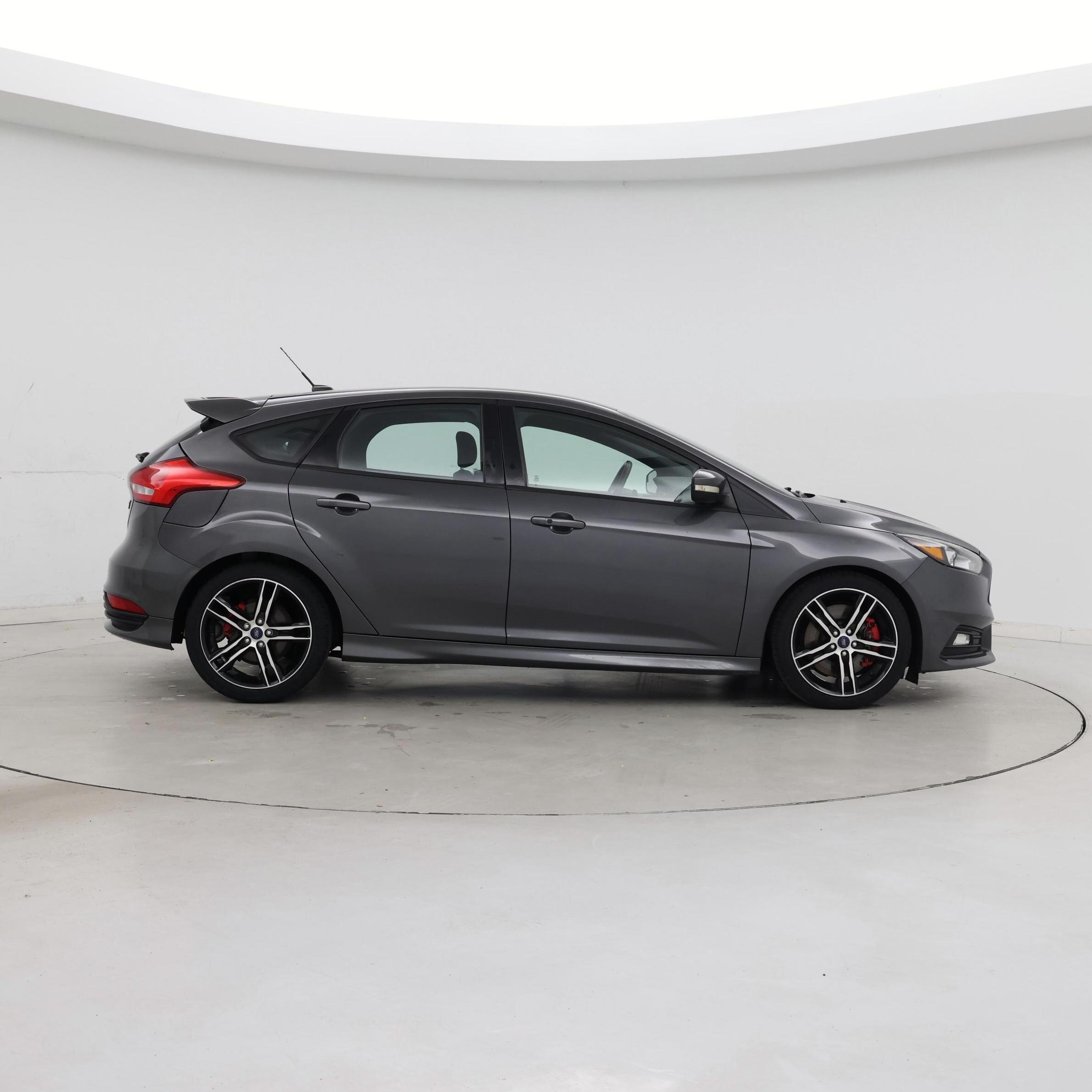 Thumbnail: 2018 Ford Focus - 7