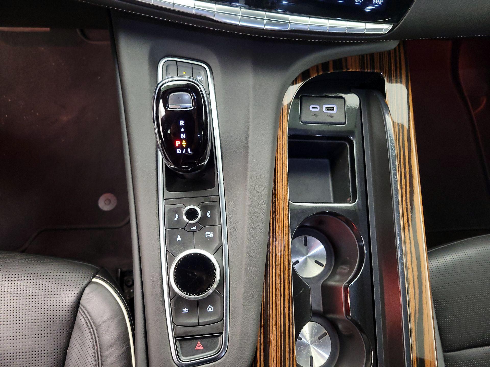 Thumbnail: 2024 Cadillac Escalade - 18