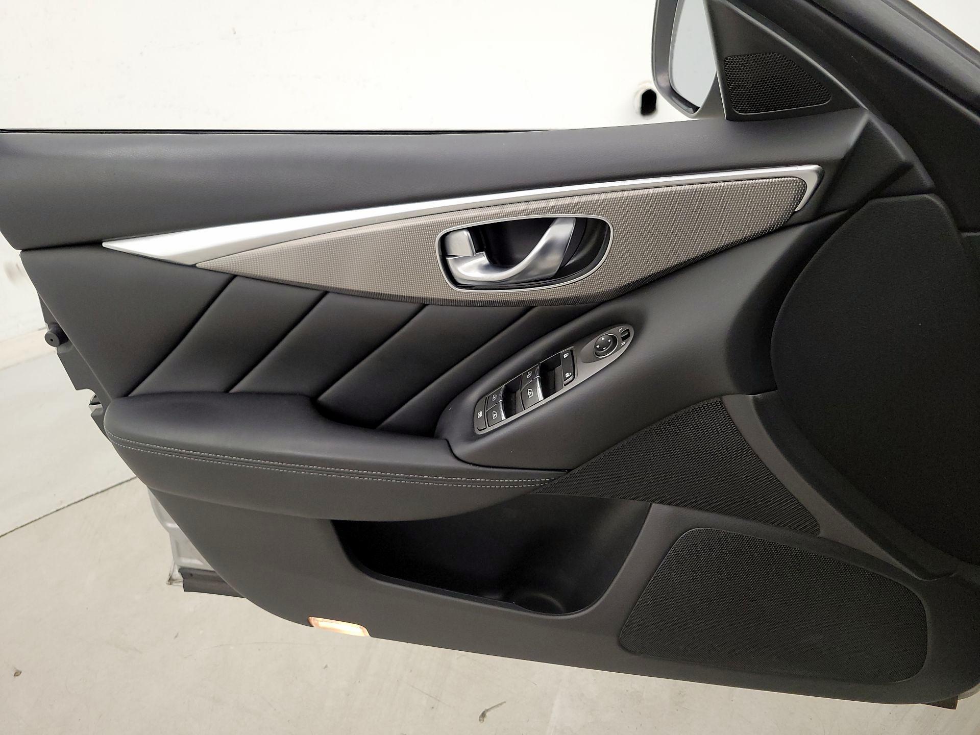 Thumbnail: 2017 INFINITI Q50 - 12