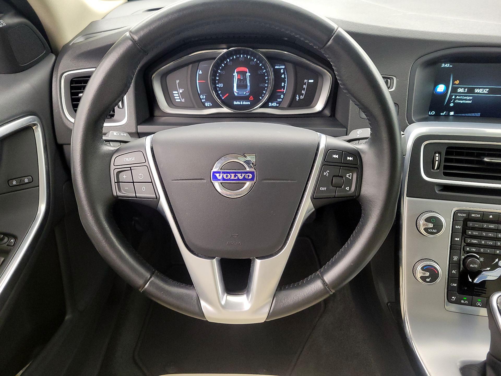 Thumbnail: 2017 Volvo S60 - 10