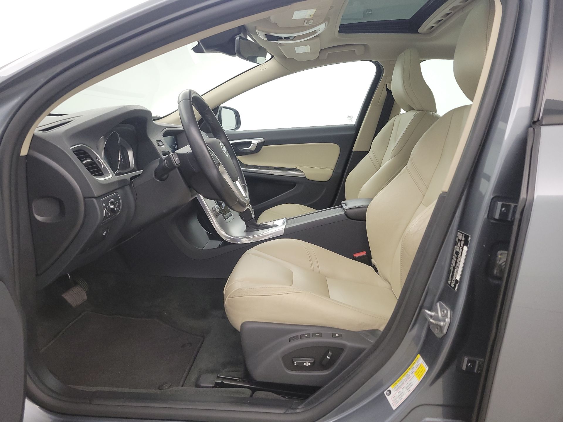 Thumbnail: 2017 Volvo S60 - 11