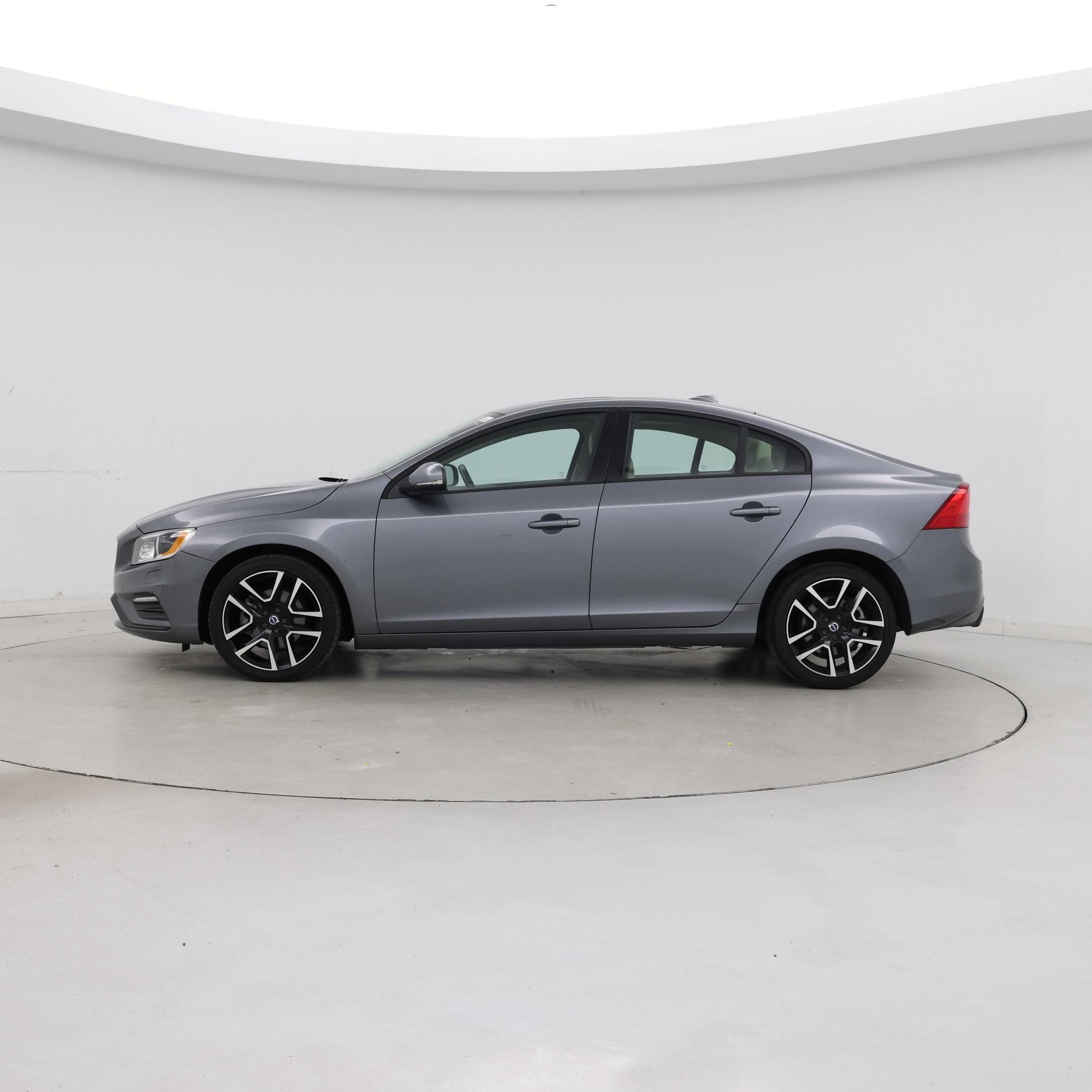 Thumbnail: 2017 Volvo S60 - 3