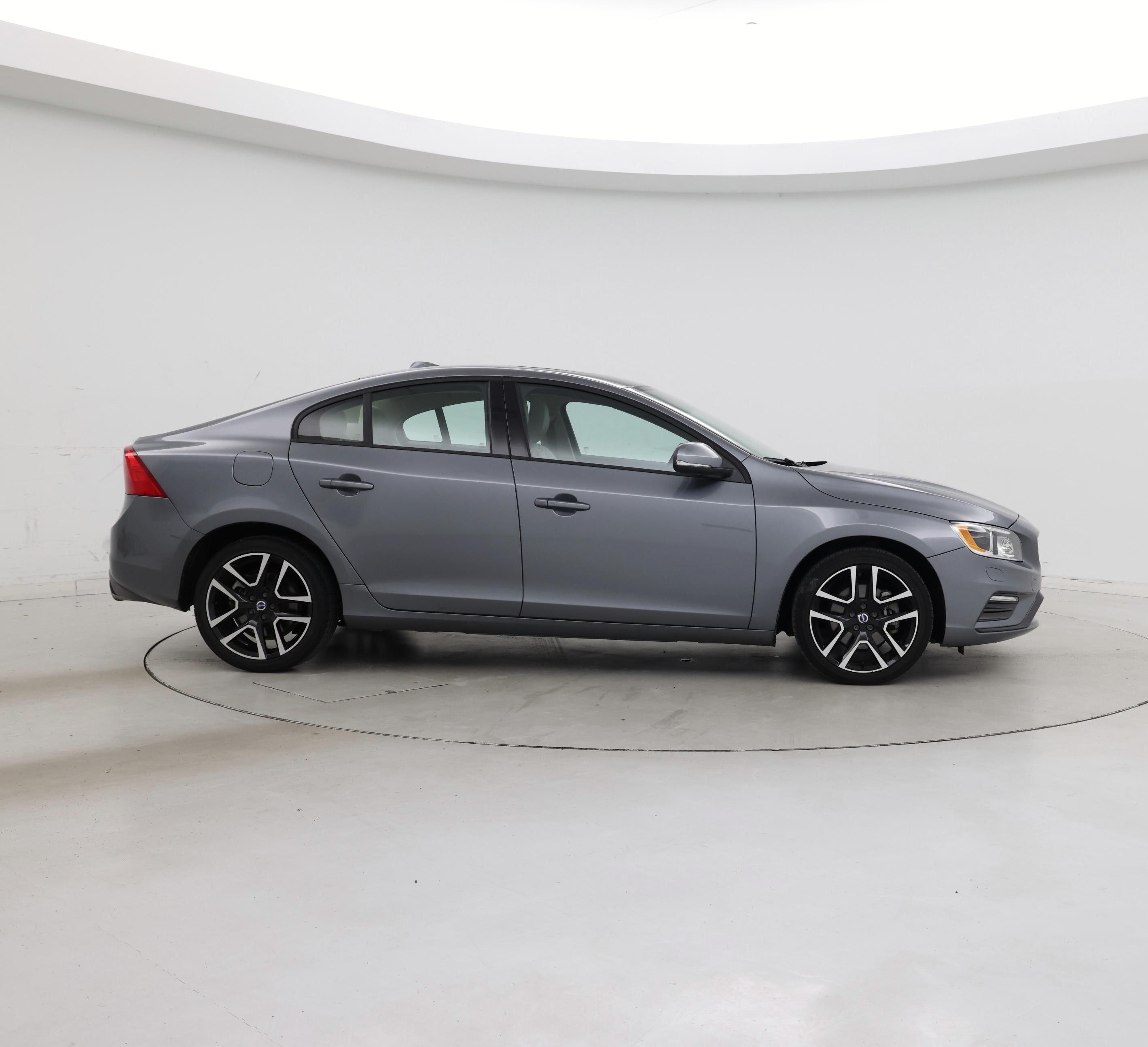 Thumbnail: 2017 Volvo S60 - 7