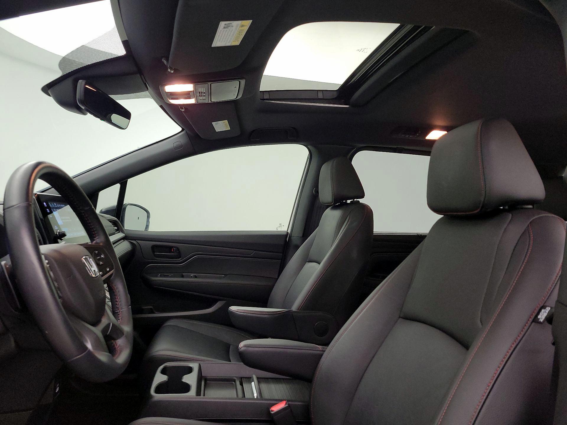 Thumbnail: 2023 Honda Odyssey - 19