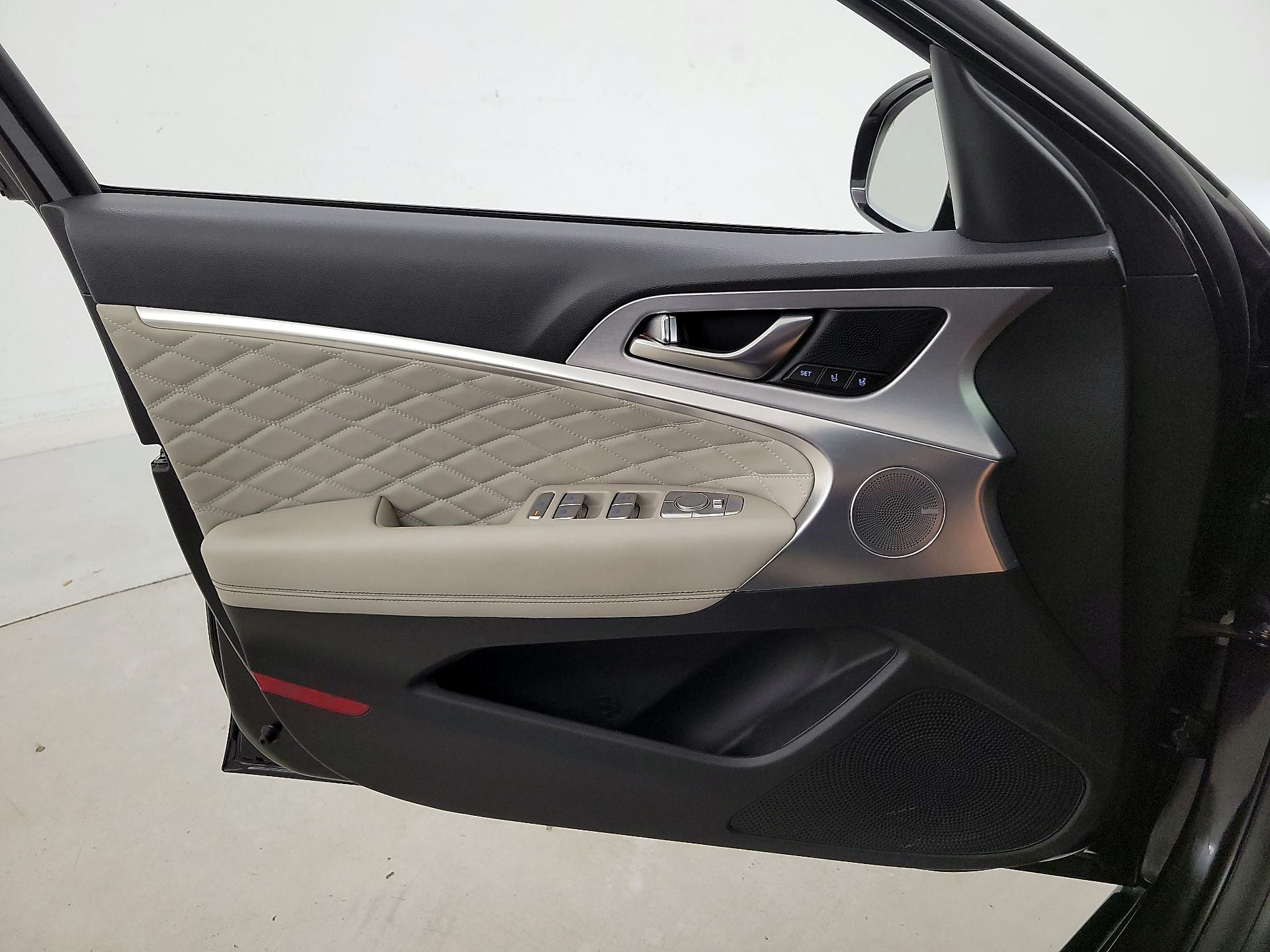 Thumbnail: 2019 Genesis G70 - 12