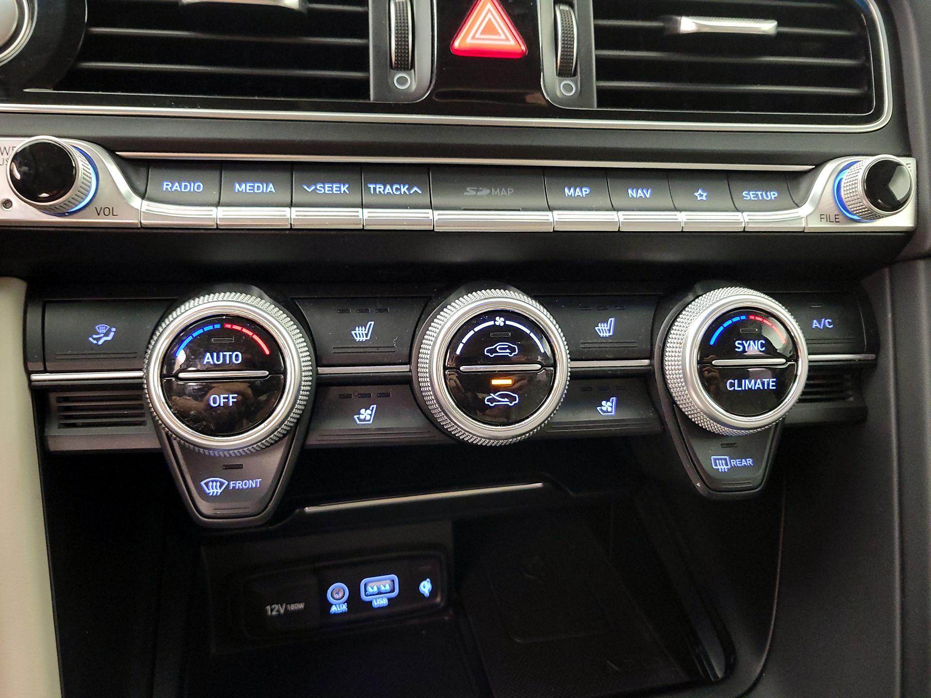 Thumbnail: 2019 Genesis G70 - 16