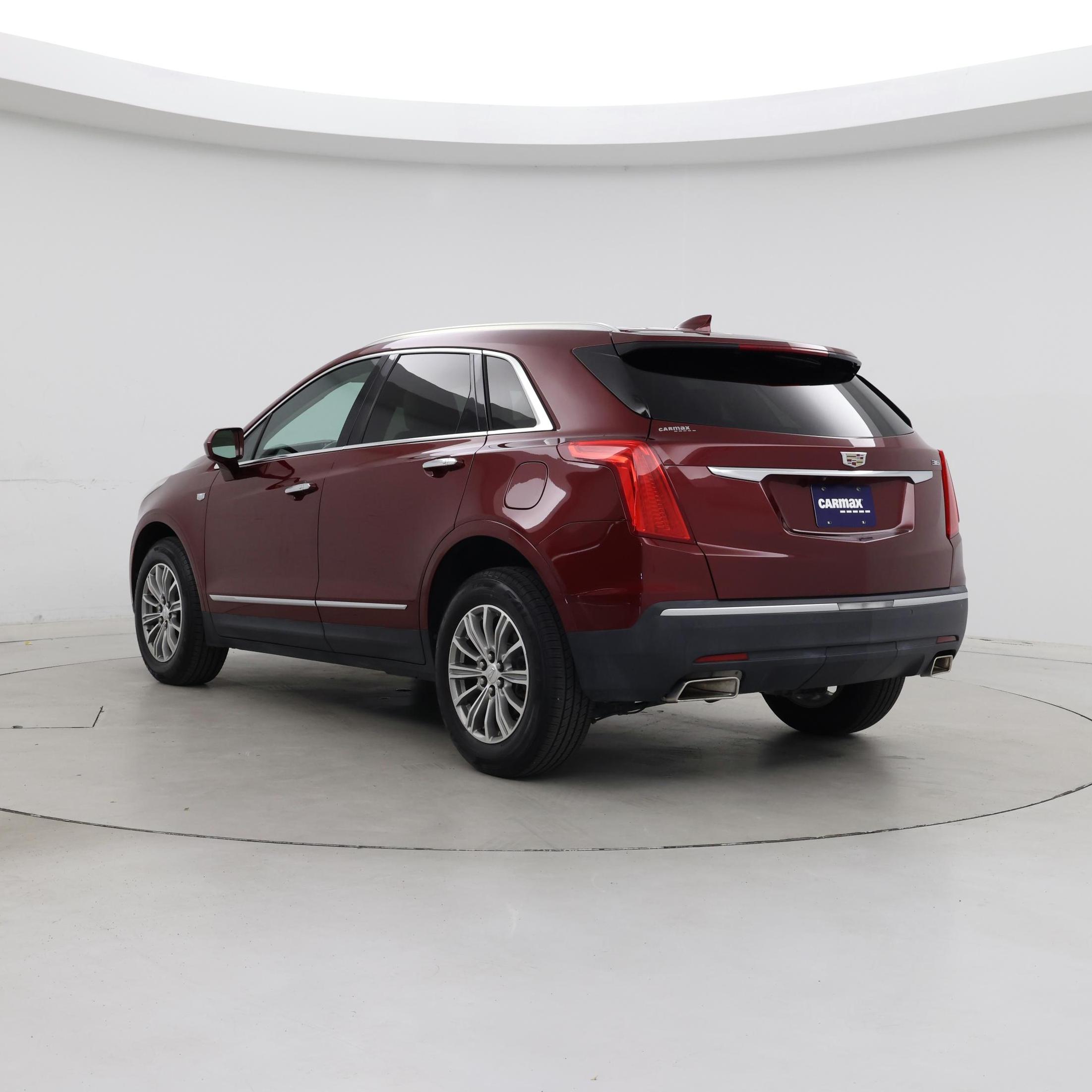 Thumbnail: 2017 Cadillac XT5 - 2