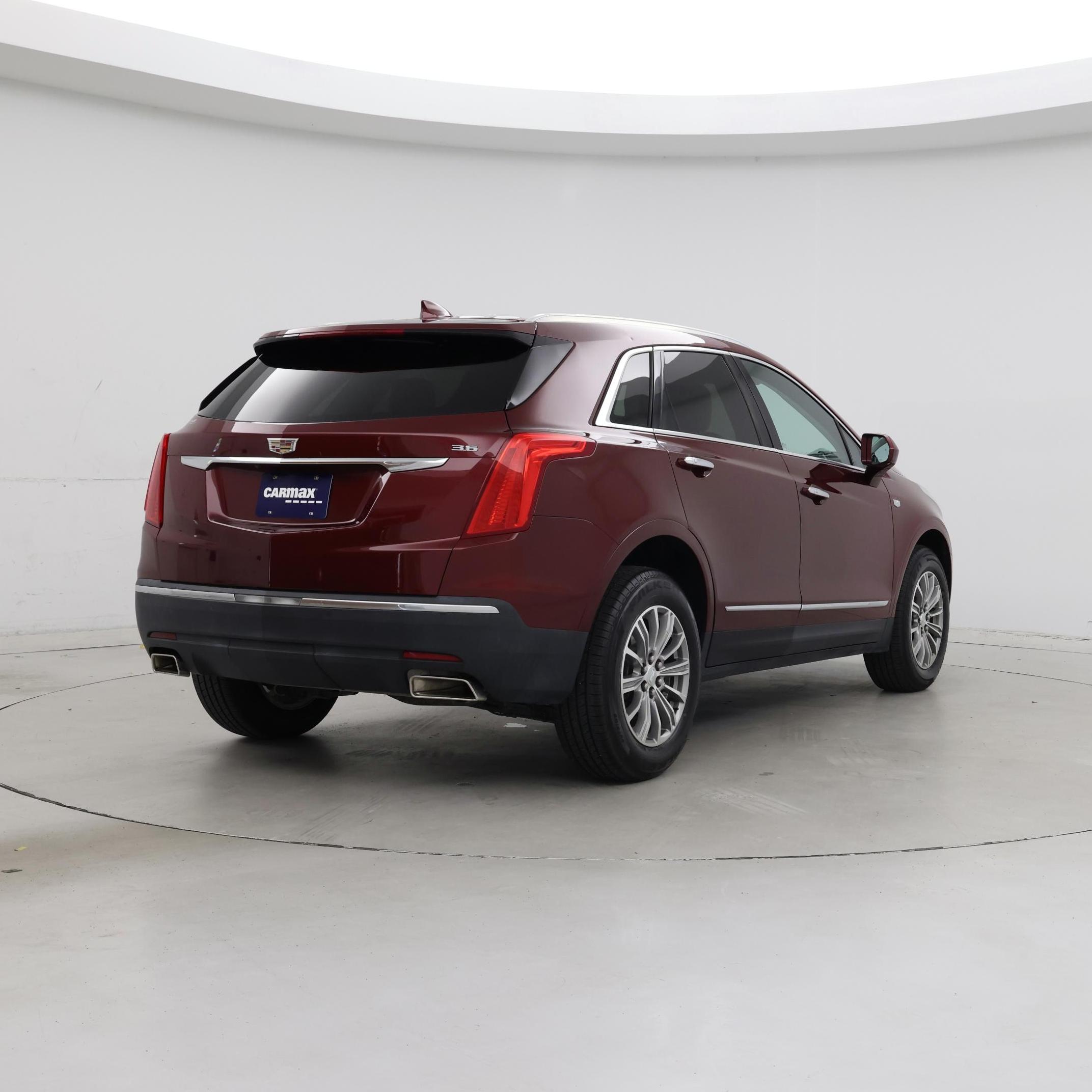 Thumbnail: 2017 Cadillac XT5 - 8